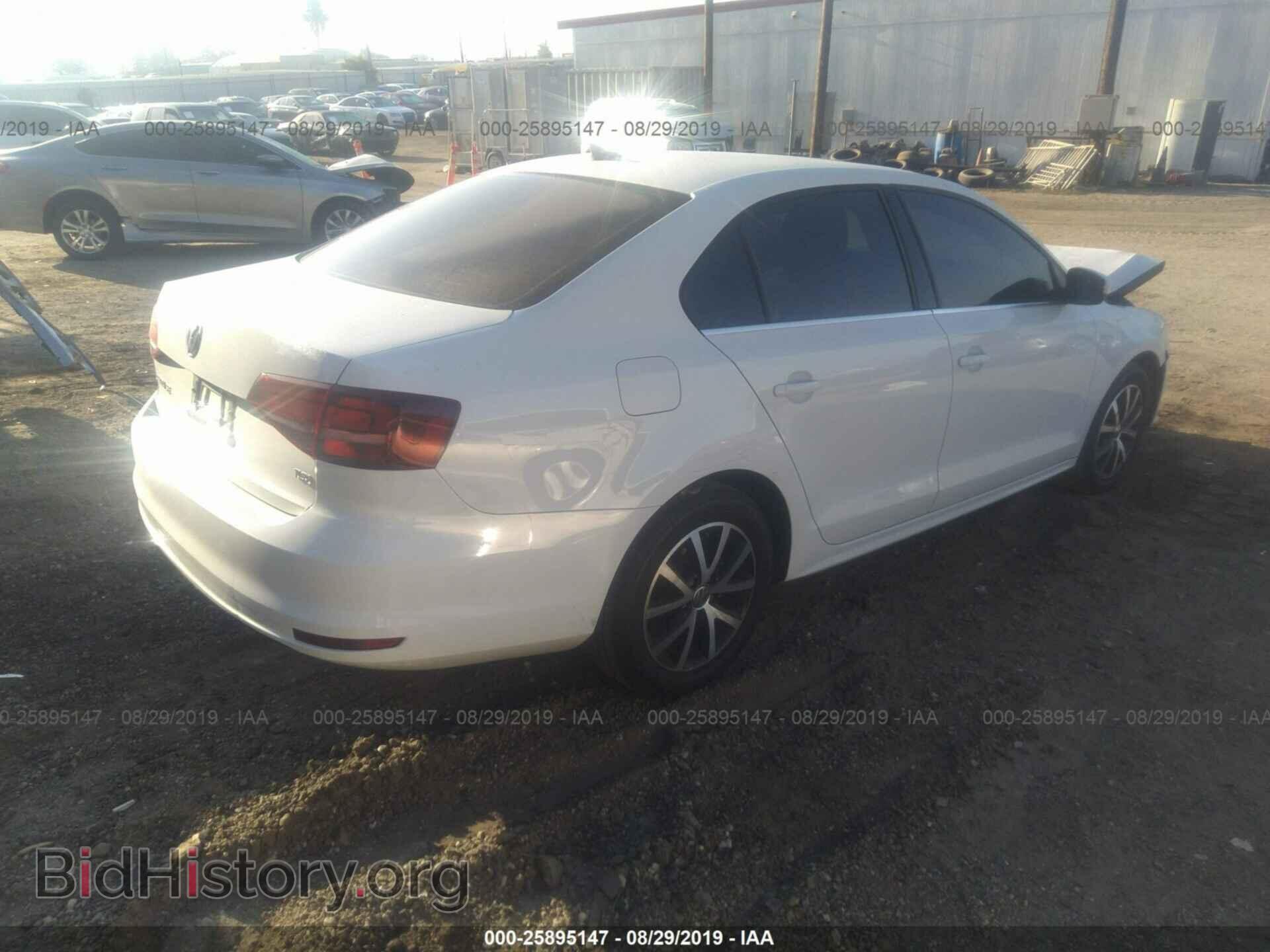 2017 VOLKSWAGEN JETTA - VIN: 3VWDB7AJ9HM325683 - Фото 4