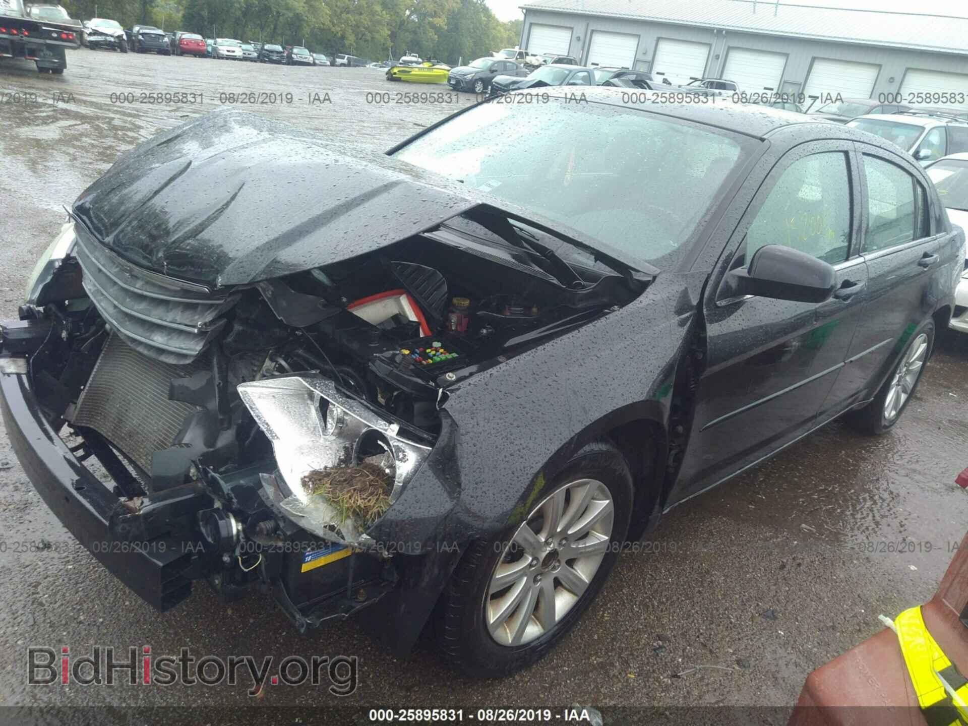 2010 CHRYSLER SEBRING - VIN: 1C3CC5FB0AN145896 - Фото 2