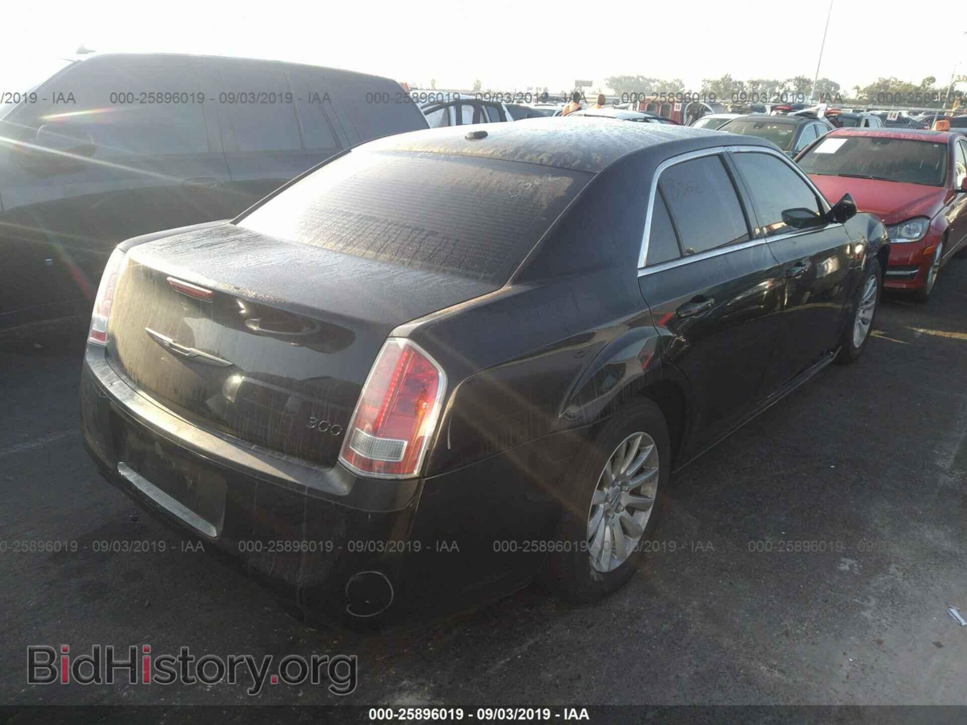2012 CHRYSLER 300 - VIN: 2C3CCAAG1CH182463 - Photo 4