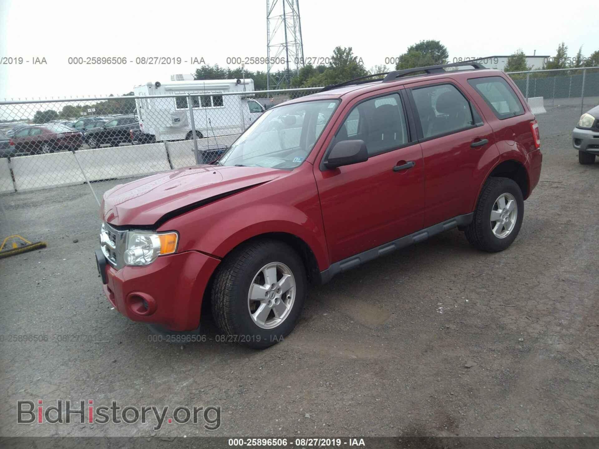 2011 FORD ESCAPE - VIN: 1FMCU0C71BKB82739 - Photo 2