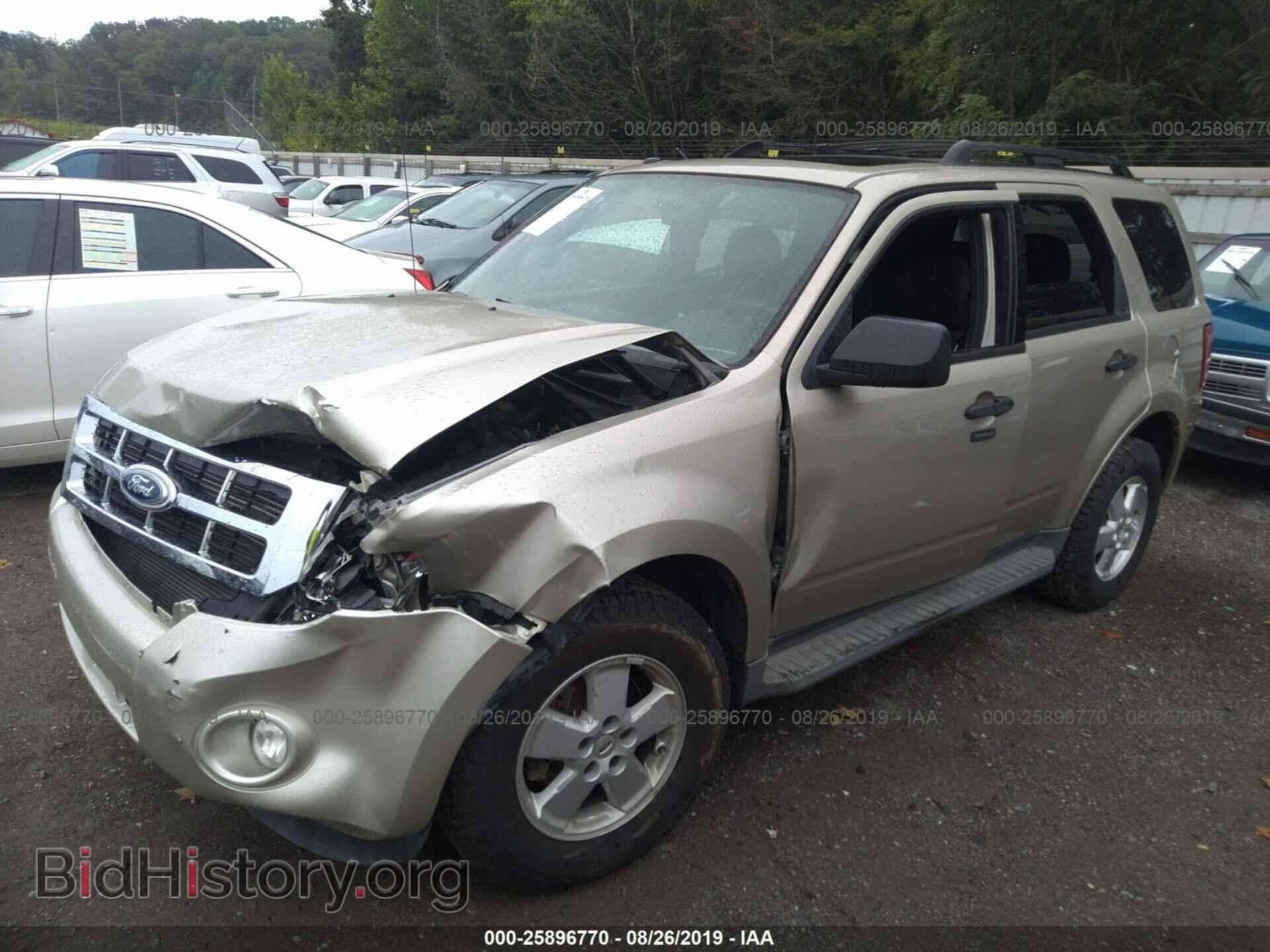 2011 FORD ESCAPE - VIN: 1FMCU9DG8BKA06077 - Photo 2