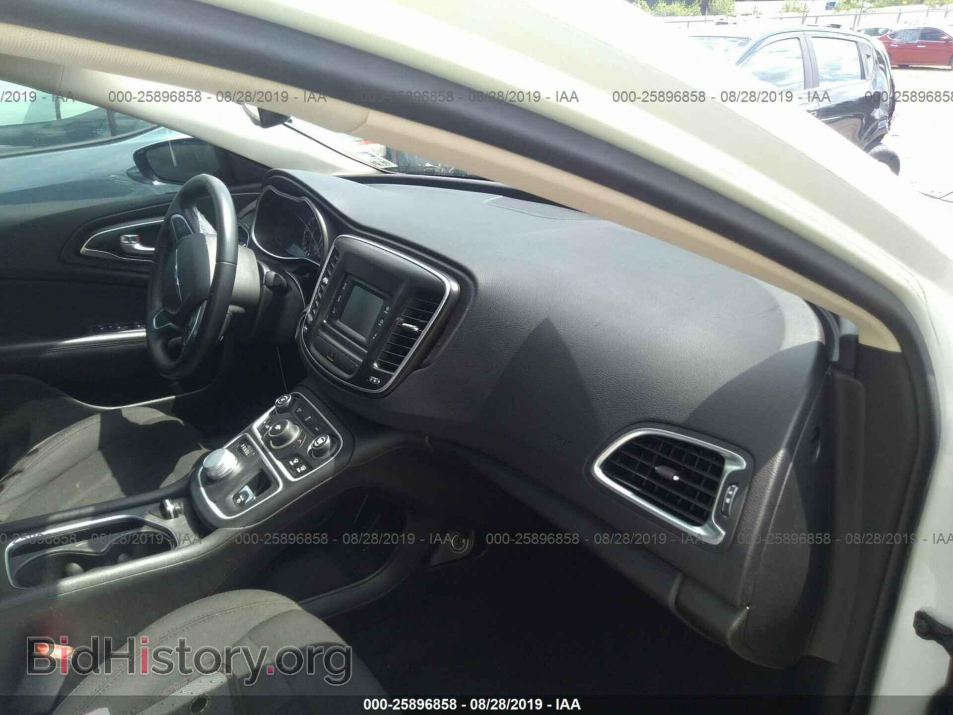 2016 CHRYSLER 200 - VIN: 1C3CCCFB0GN196456 - Photo 5