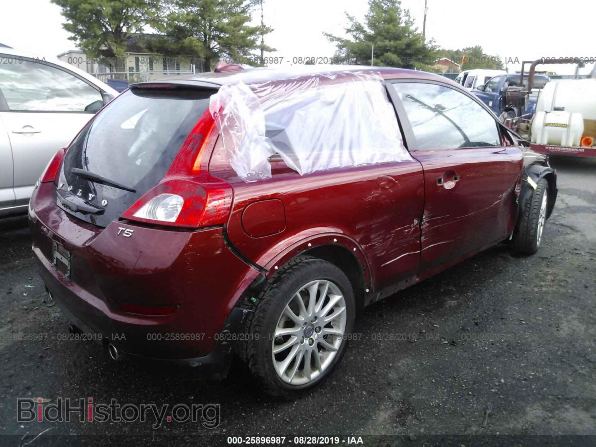 2011 VOLVO C30 - VIN: YV1672MK1B2234579 - Фото 4