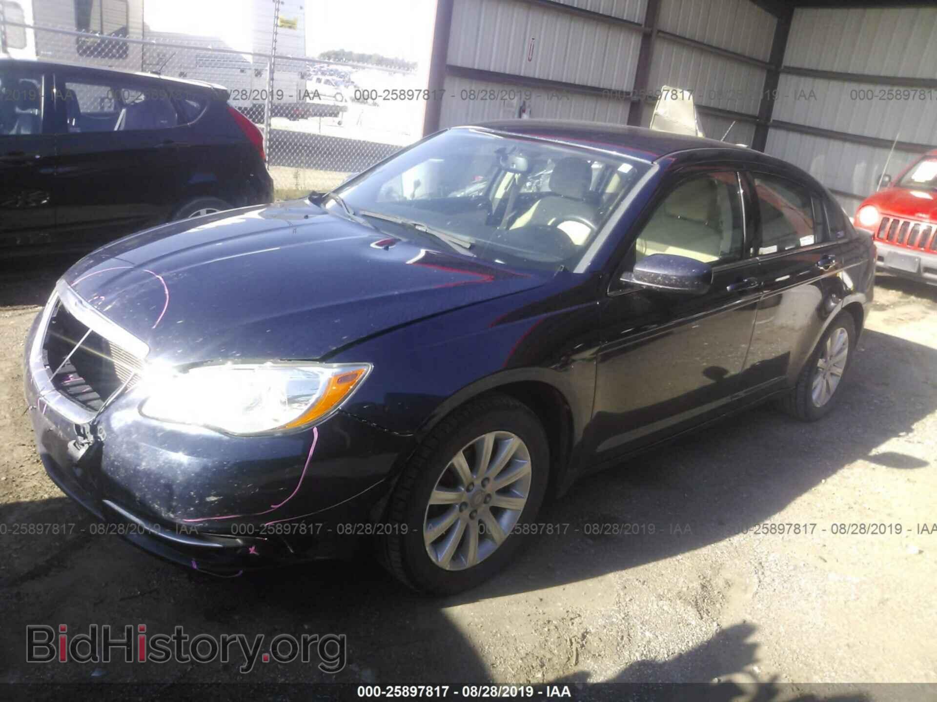 2013 CHRYSLER 200 - VIN: 1C3CCBBB2DN593372 - Фото 2
