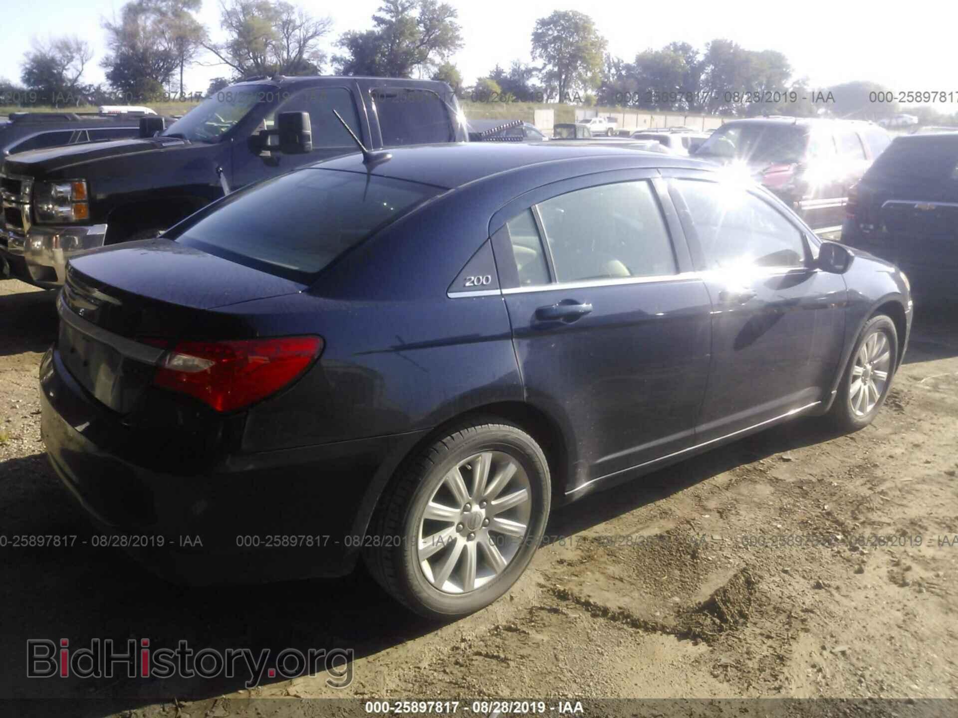 2013 CHRYSLER 200 - VIN: 1C3CCBBB2DN593372 - Фото 4