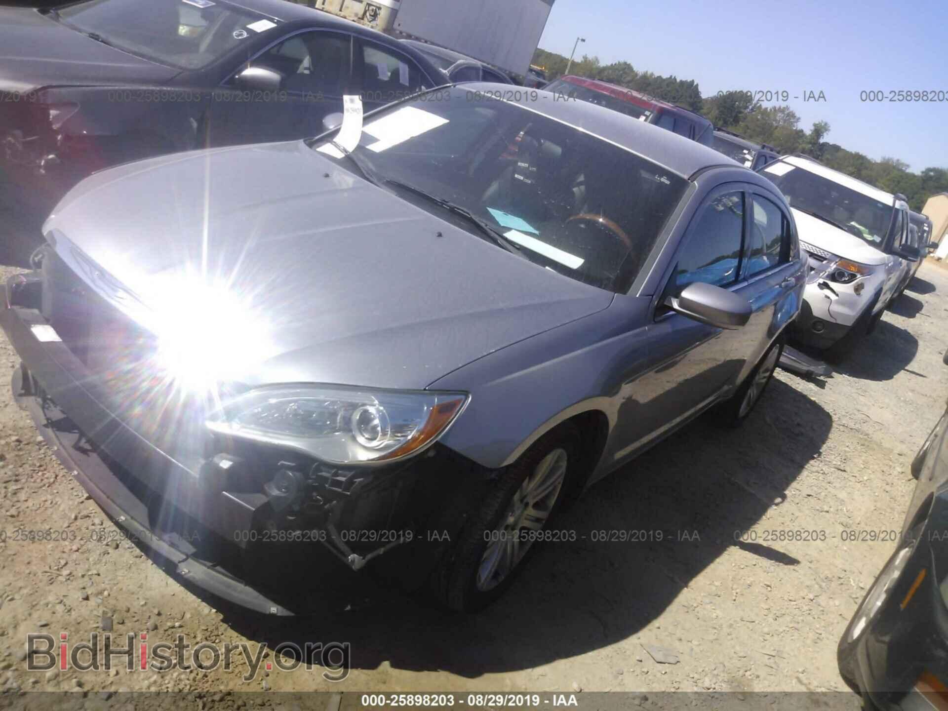 2013 CHRYSLER 200 - VIN: 1C3CCBAB5DN761409 - Photo 2