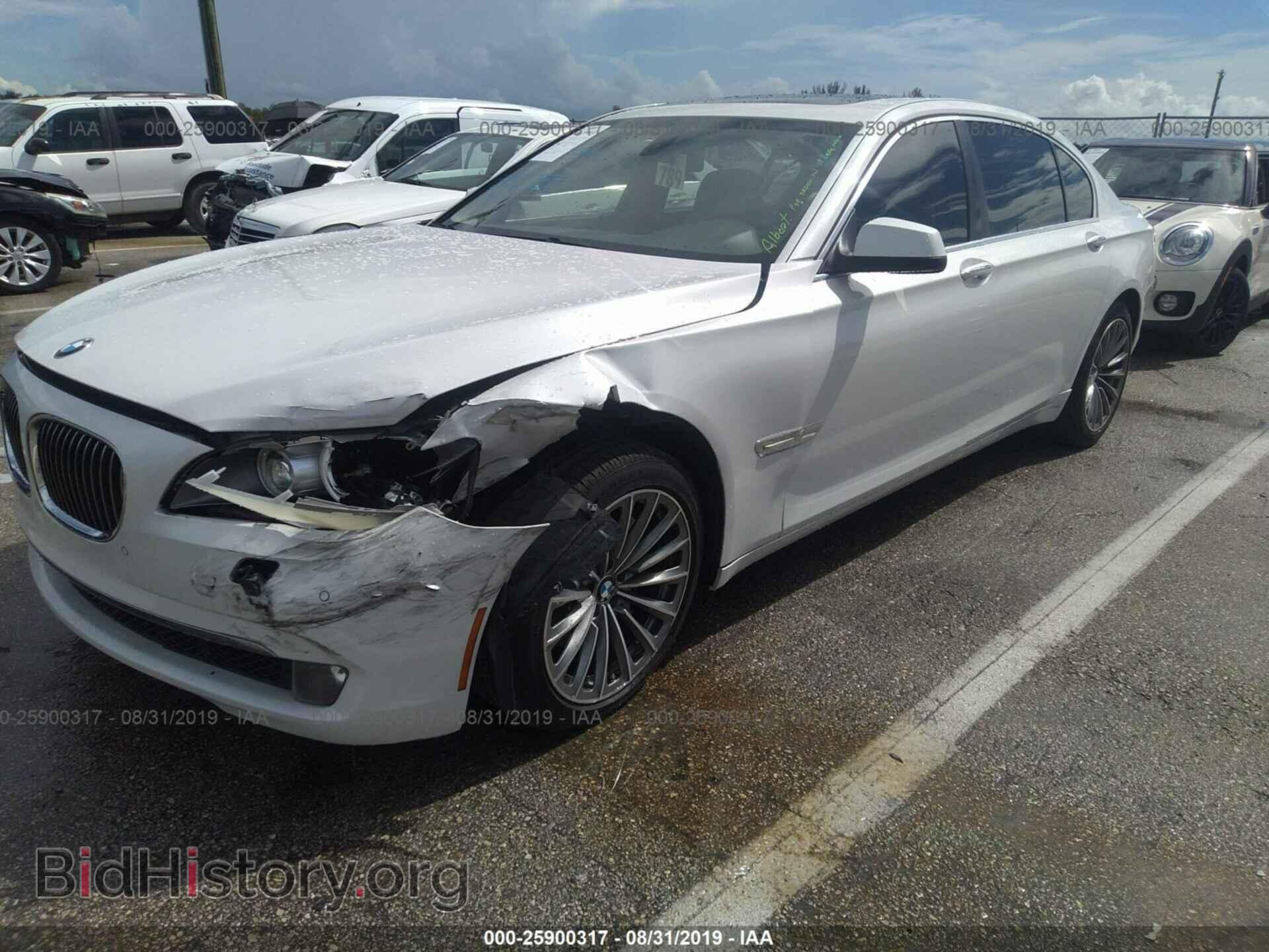 2011 BMW 740 - VIN: WBAKB4C54BC574178 - Фото 2