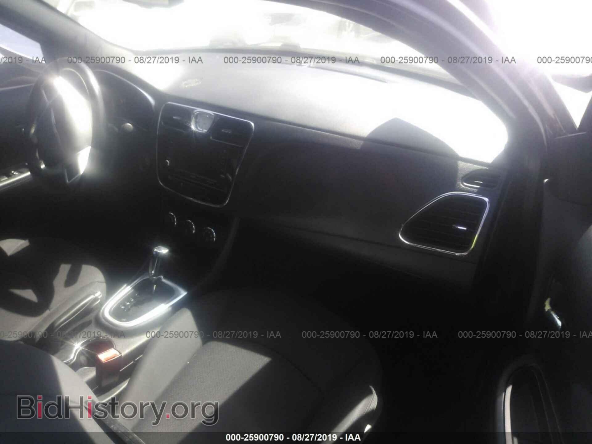 2012 Chrysler 200 - VIN: 1C3CCBBG6CN297829 - Photo 5