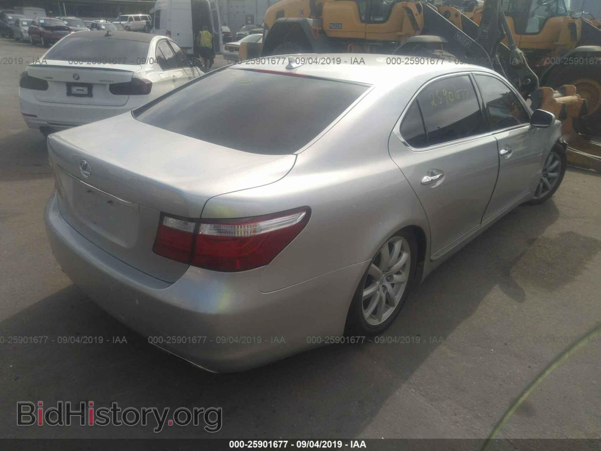 2009 LEXUS LS - VIN: JTHDL46F395000651 - Фото 4