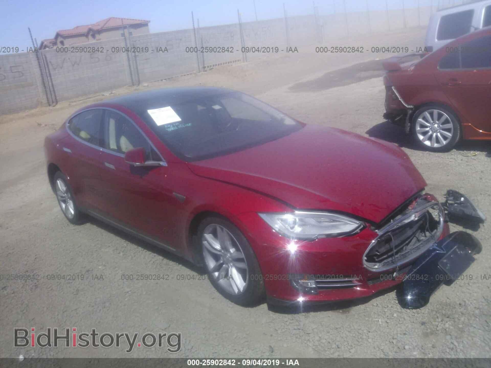 Фотография 5YJSA1H25FF081282 - TESLA MODEL S 2015