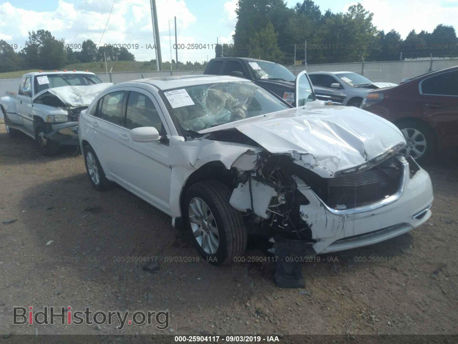 Photo 1C3BC1FB8BN500612 - CHRYSLER 200 2011