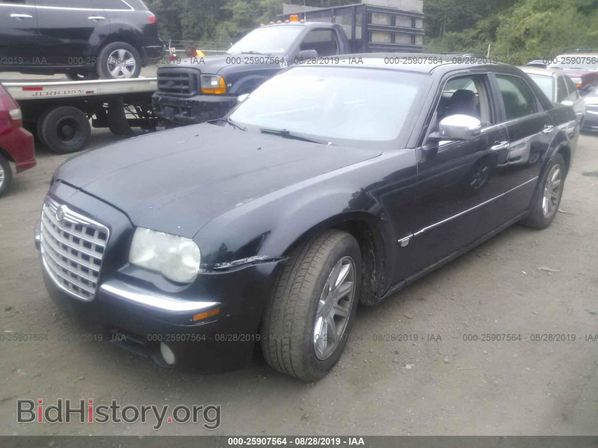 2006 CHRYSLER 300C - VIN: 2C3LA63H46H278472 - Фото 2