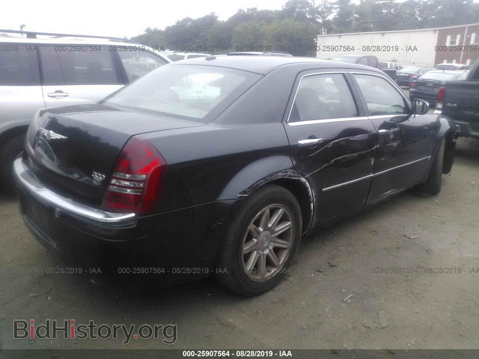 2006 CHRYSLER 300C - VIN: 2C3LA63H46H278472 - Фото 4