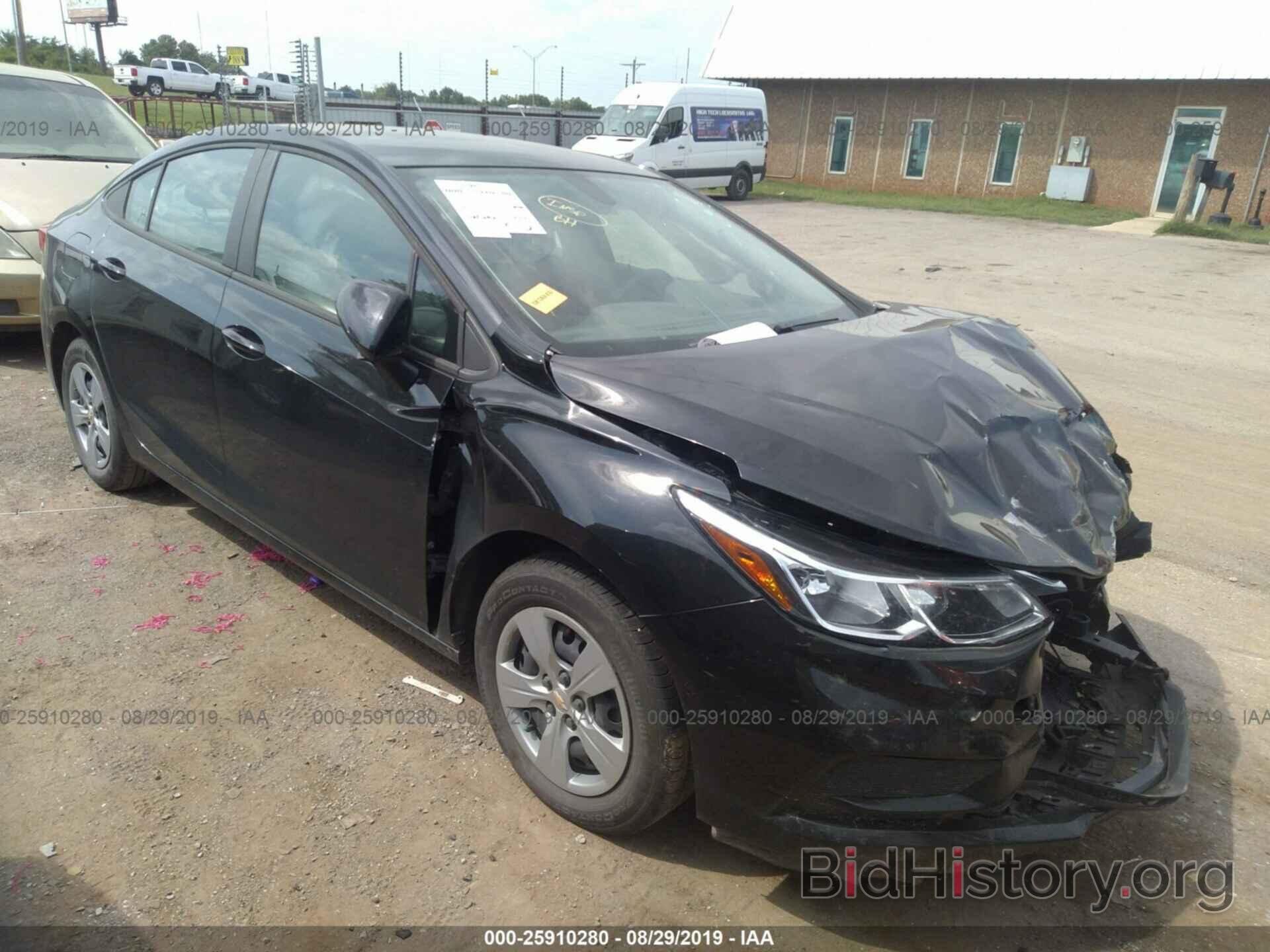 Photo 1G1BC5SM7J7188563 - CHEVROLET CRUZE 2018