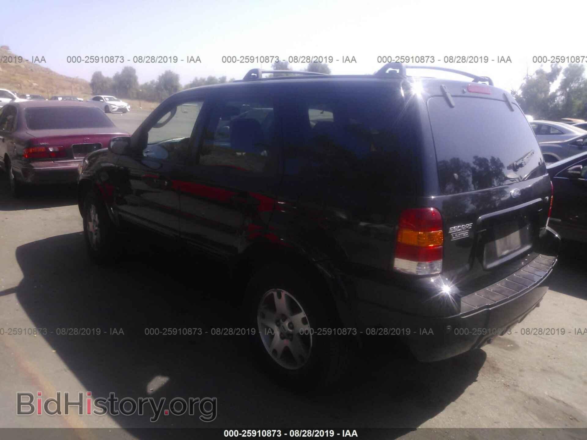 2005 Ford Escape - VIN: 1FMCU04125KD29066 - Фото 3