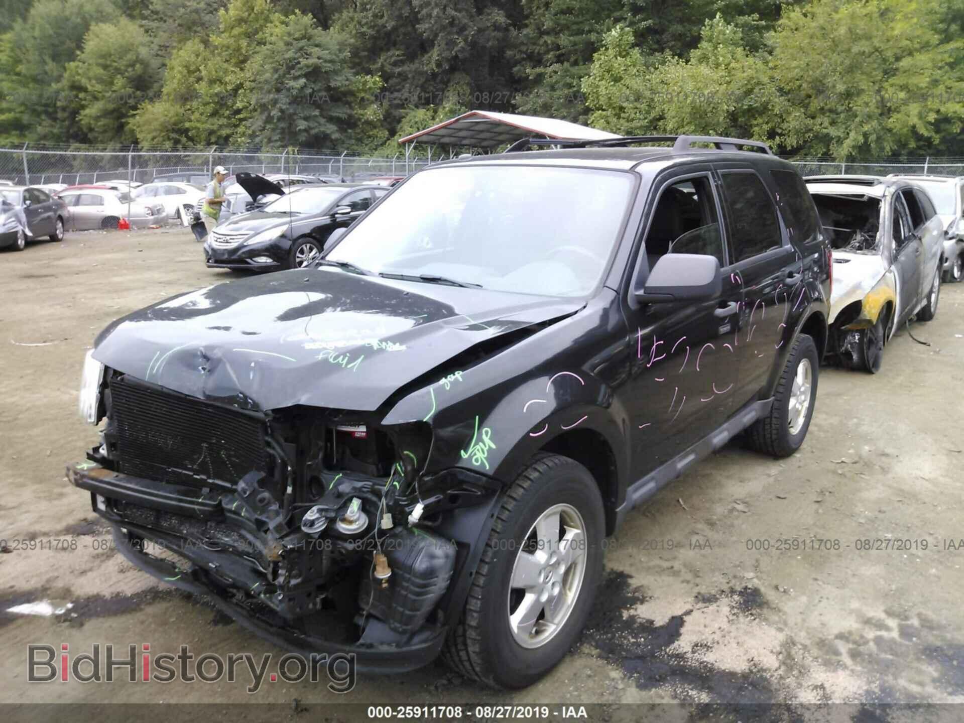 2011 FORD ESCAPE - VIN: 1FMCU0D79BKB19807 - Photo 2