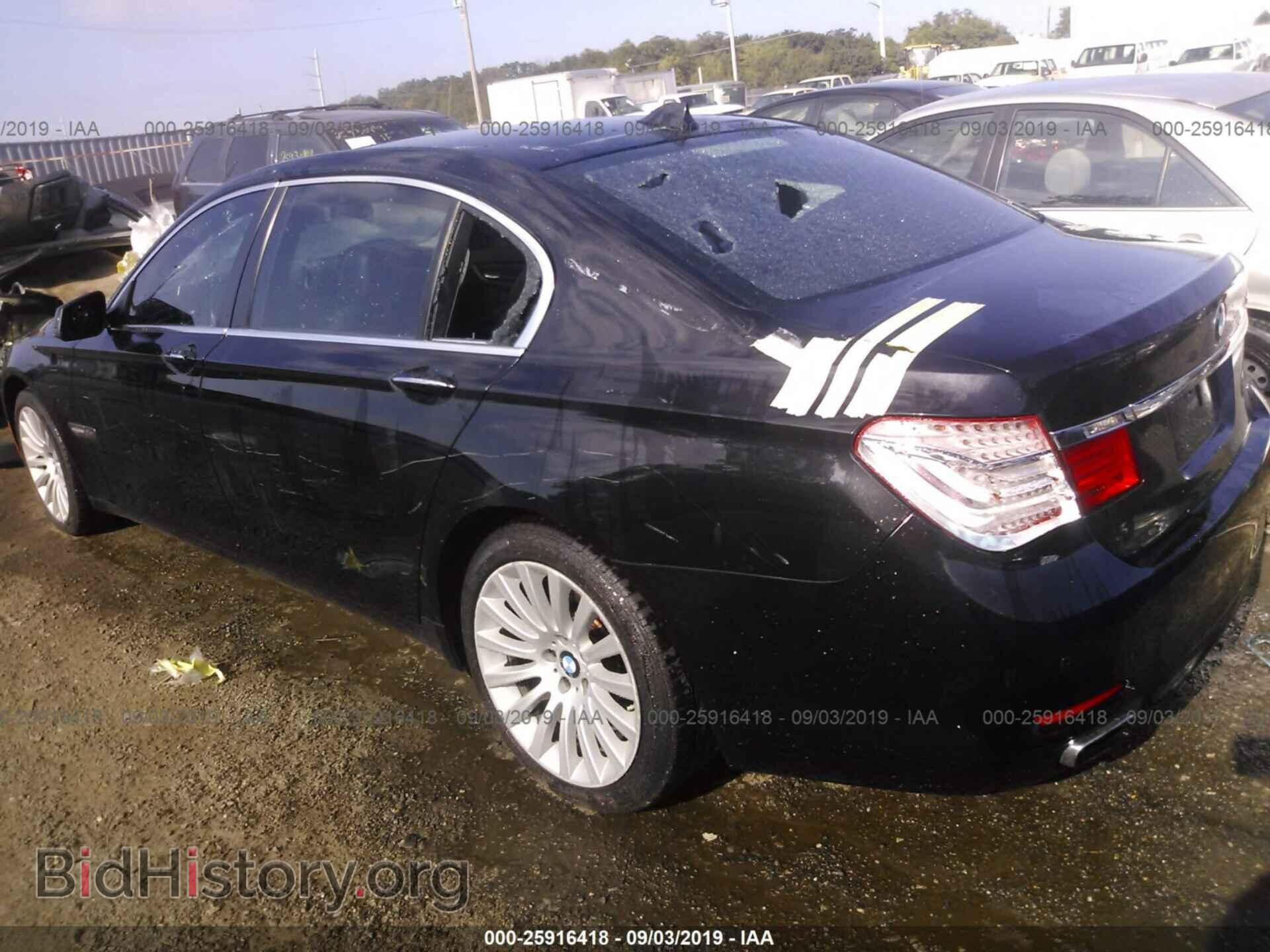 2012 BMW 750 - VIN: WBAKC8C5XCC435677 - Фото 3