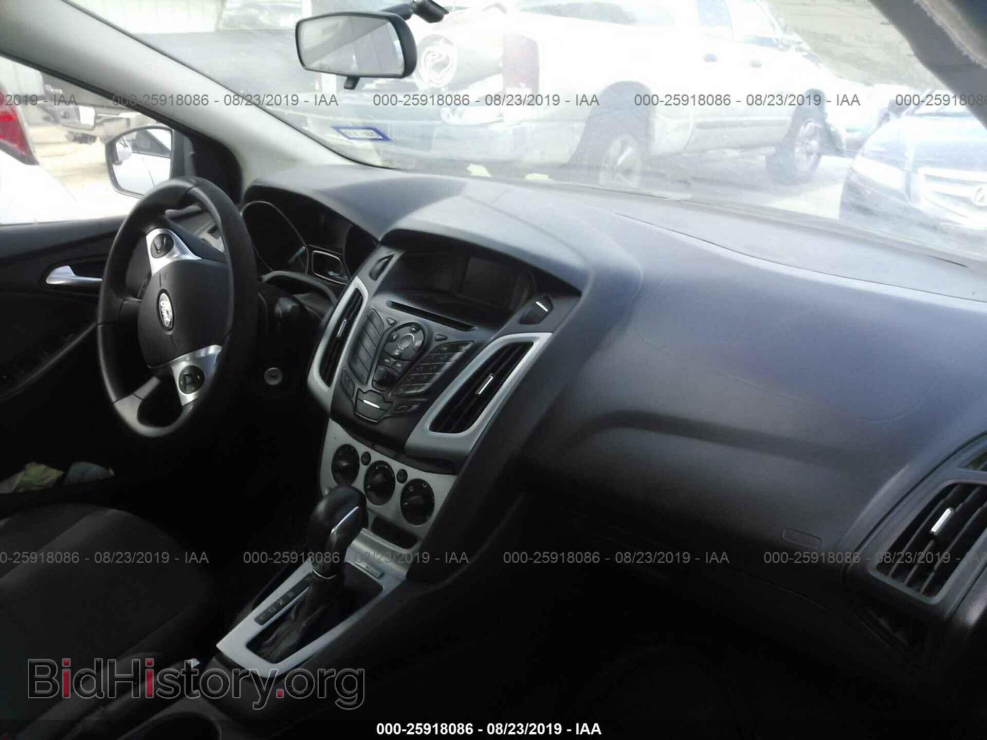 2014 Ford Focus - VIN: 1FADP3F21EL131215 - Photo 5