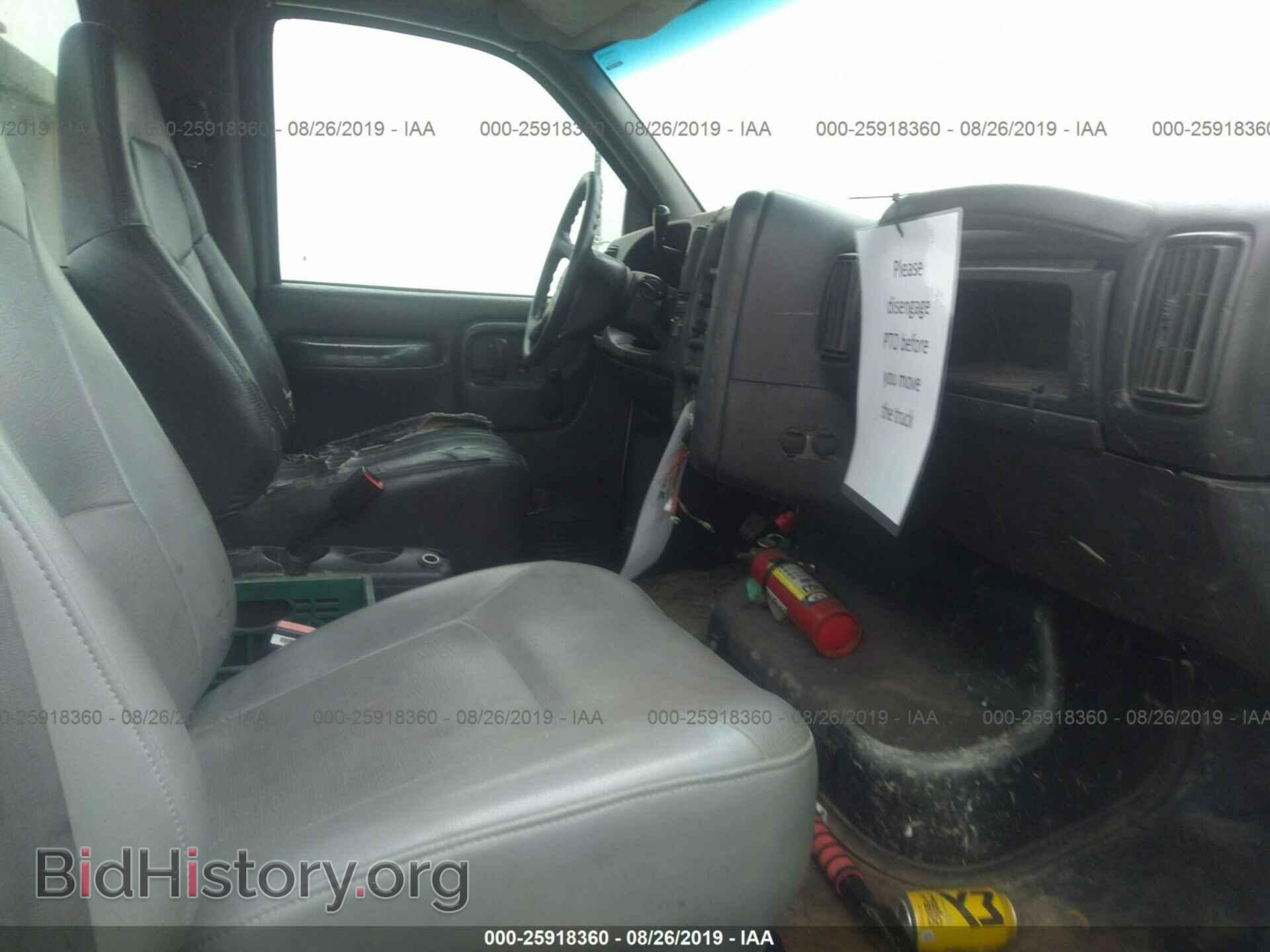 2003 GMC C5500 - VIN: 1GDE5E1EX3F516801 - Photo 5