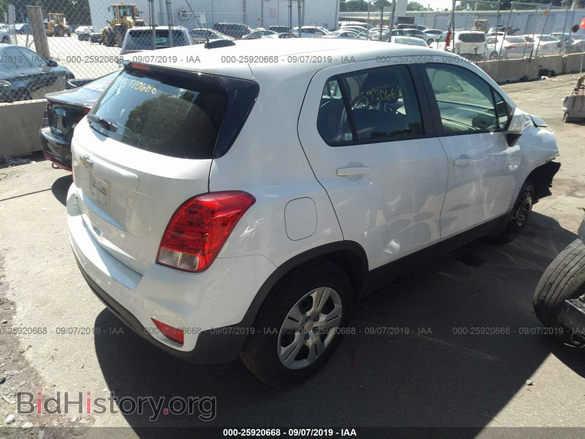 2017 CHEVROLET TRAX - VIN: 3GNCJKSB2HL270700 - Фото 4
