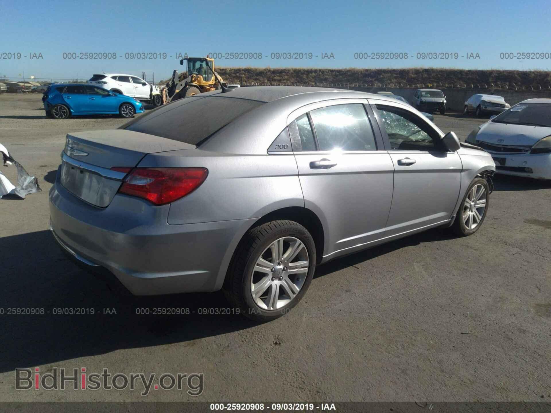 2013 CHRYSLER 200 - VIN: 1C3CCBAB7DN669945 - Фото 4