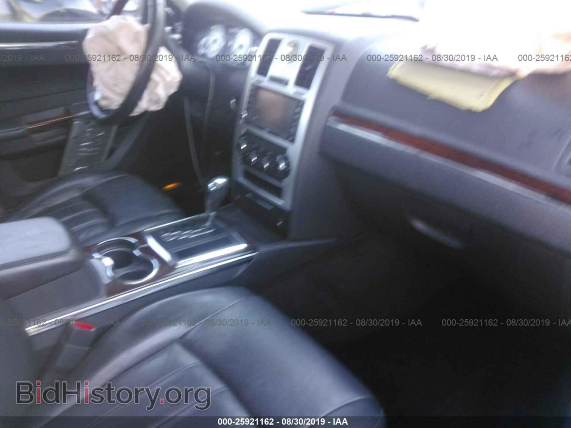 2009 CHRYSLER 300C - VIN: 2C3KA63T69H565509 - Фото 5