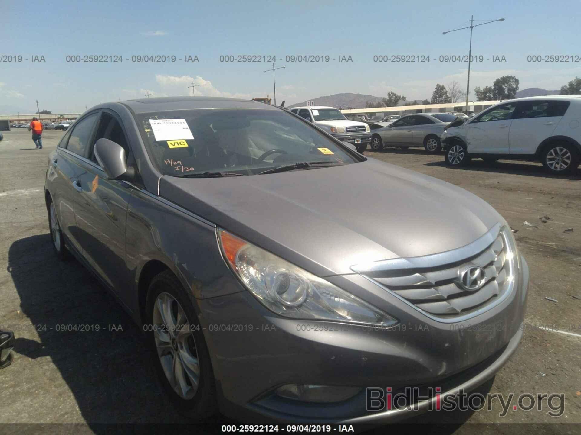 Photo 5NPEC4AC3BH245300 - HYUNDAI SONATA 2011