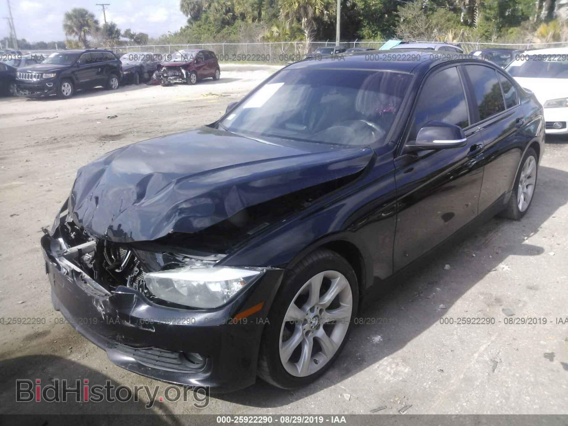 2014 BMW 320 - VIN: WBA3C3C56EPV90052 - Фото 2