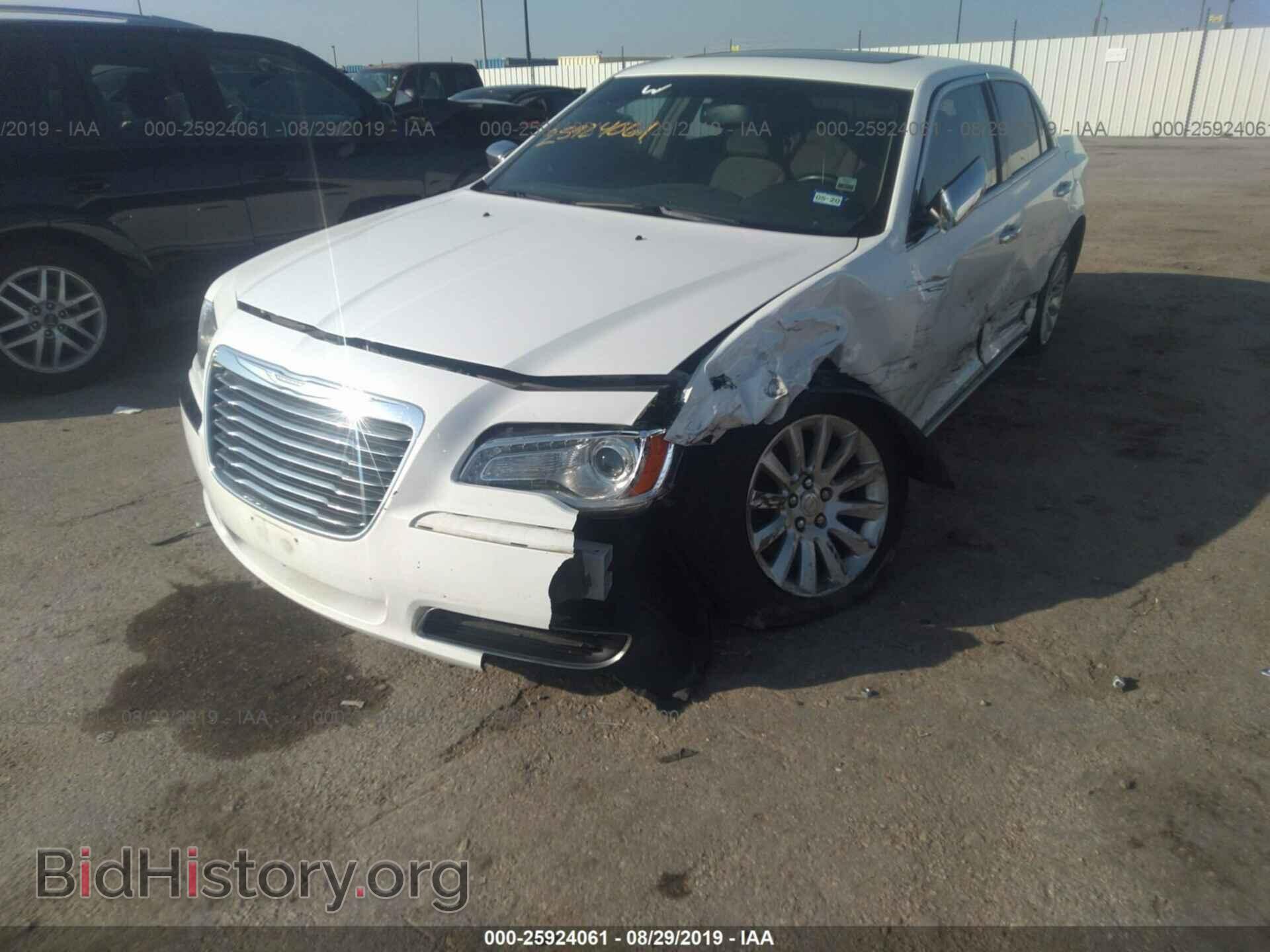 2012 CHRYSLER 300 - VIN: 2C3CCAAG1CH312211 - Photo 2