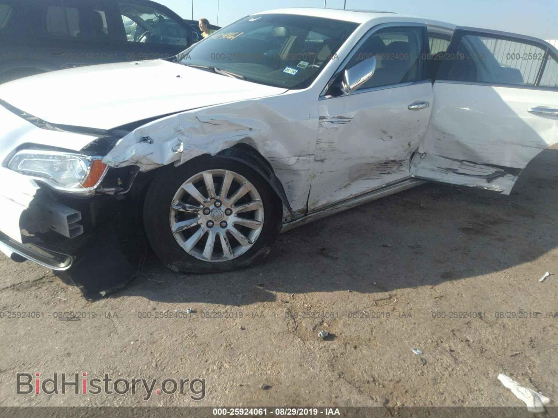 2012 CHRYSLER 300 - VIN: 2C3CCAAG1CH312211 - Photo 6