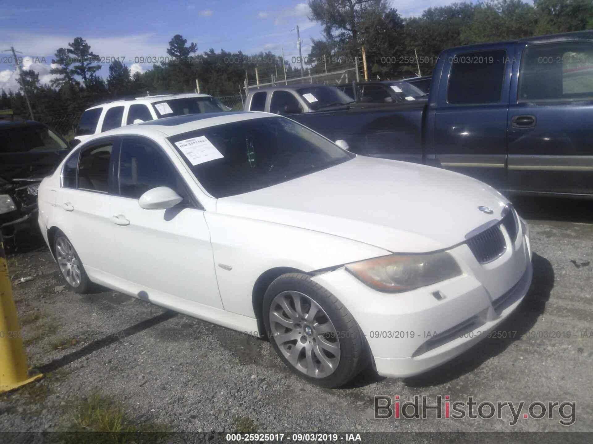 Photo WBAVB73507KY60315 - BMW 335 2007