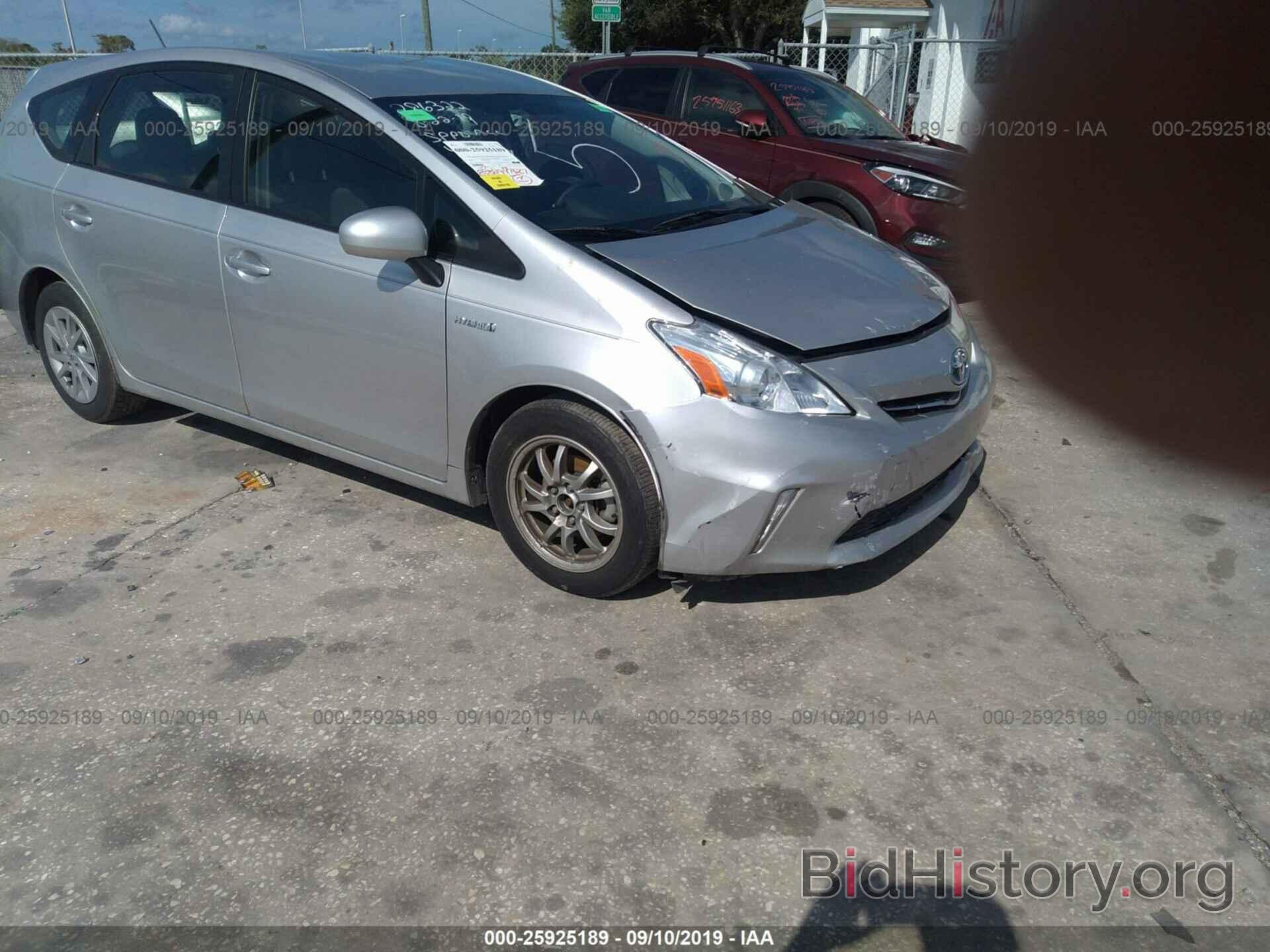 Фотография JTDZN3EU3C3055468 - TOYOTA PRIUS V 2012