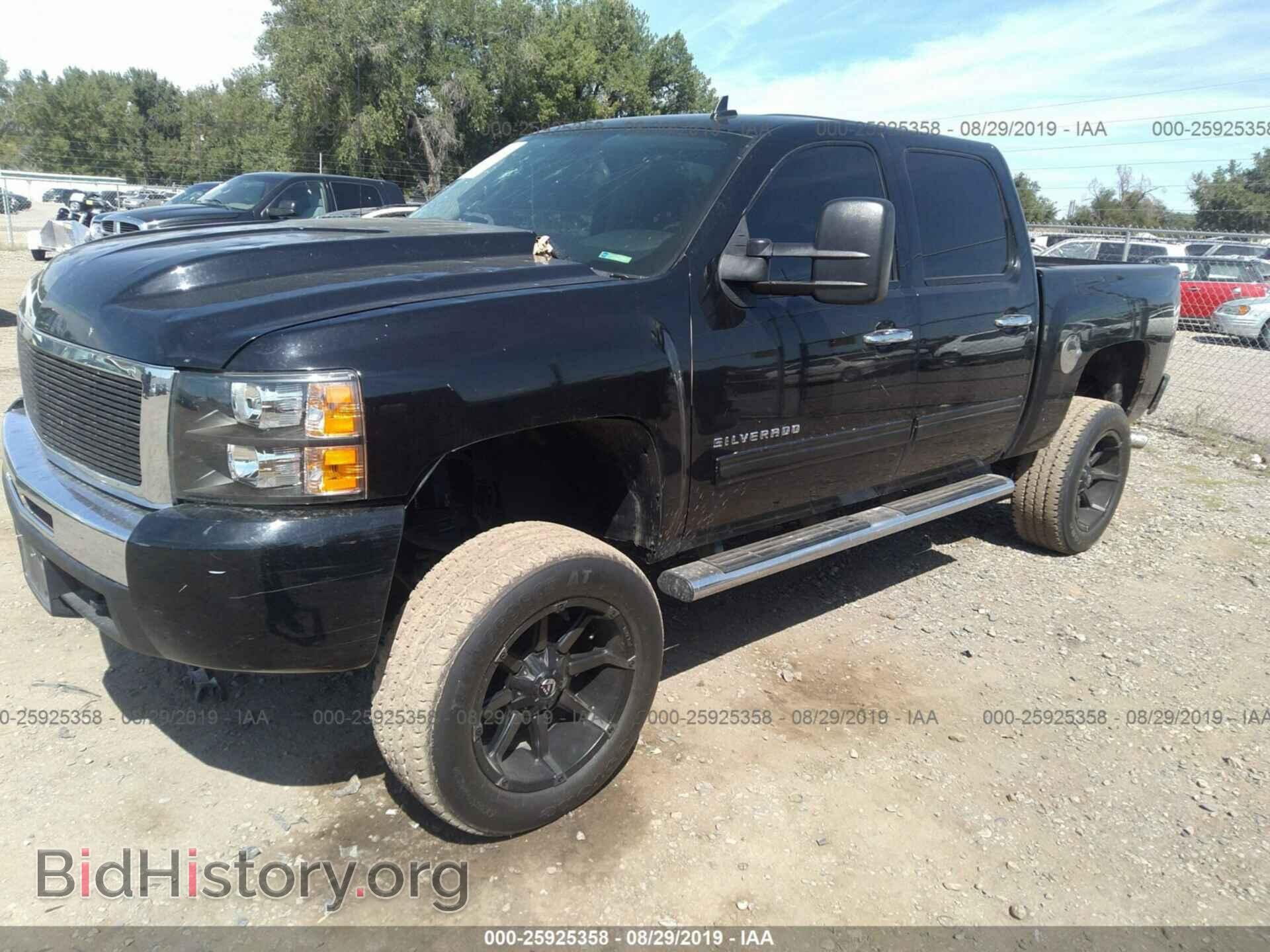 2011 CHEVROLET SILVERADO - VIN: 3GCPKSE3XBG324790 - Фото 2