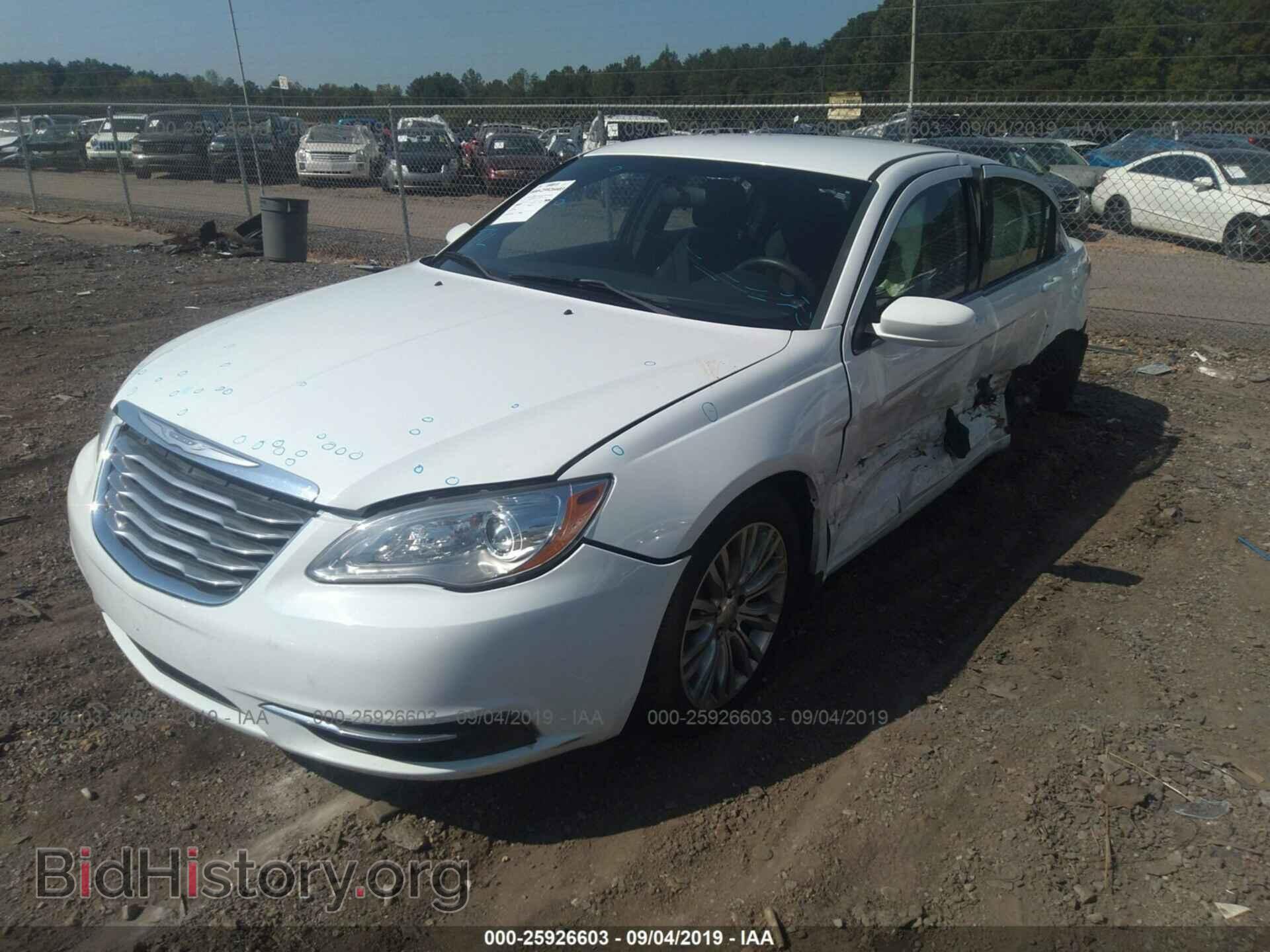 2012 CHRYSLER 200 - VIN: 1C3CCBAB2CN114142 - Фото 2