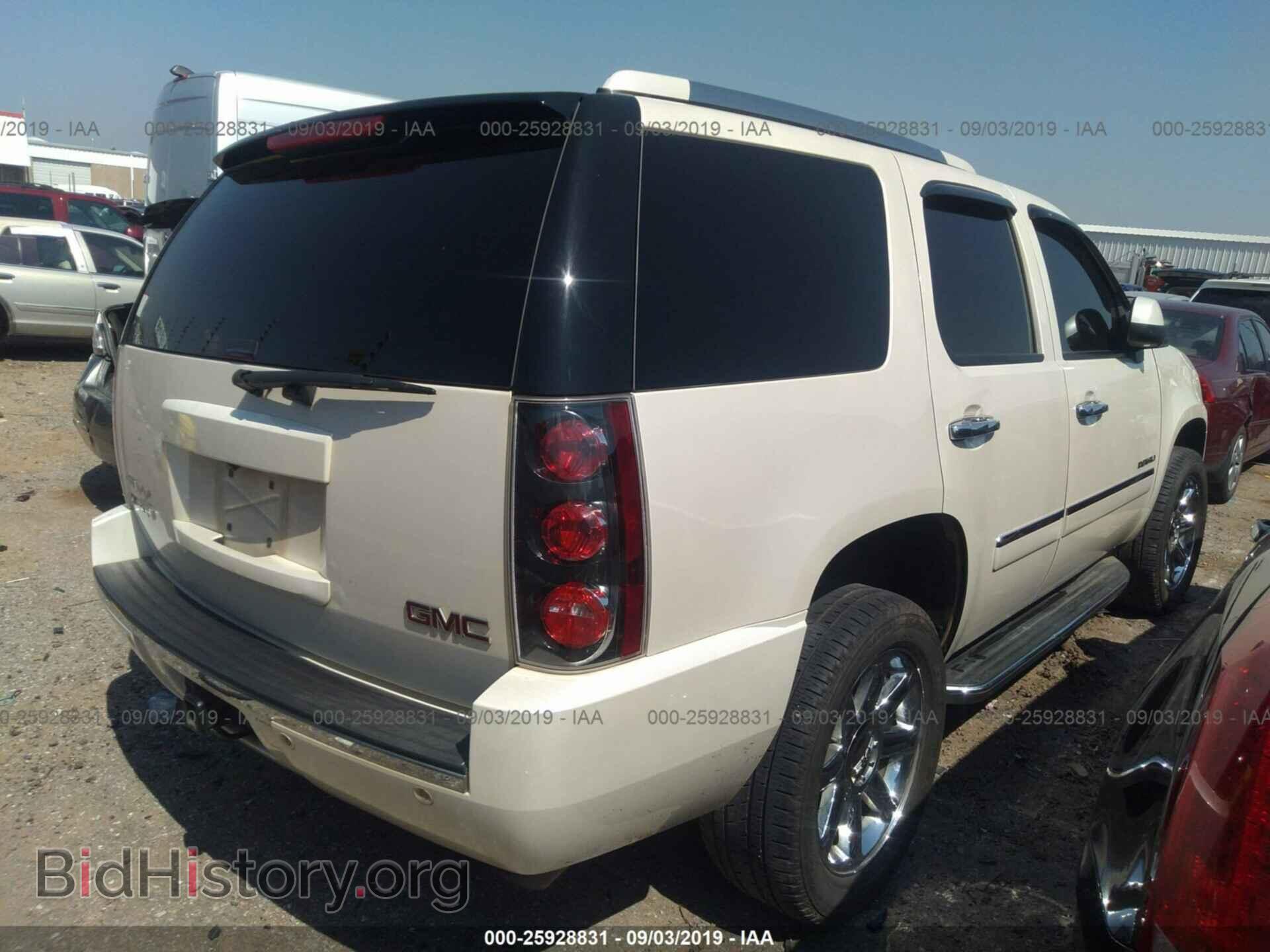 2011 GMC YUKON - VIN: 1GKS2EEF6BR378131 - Photo 4