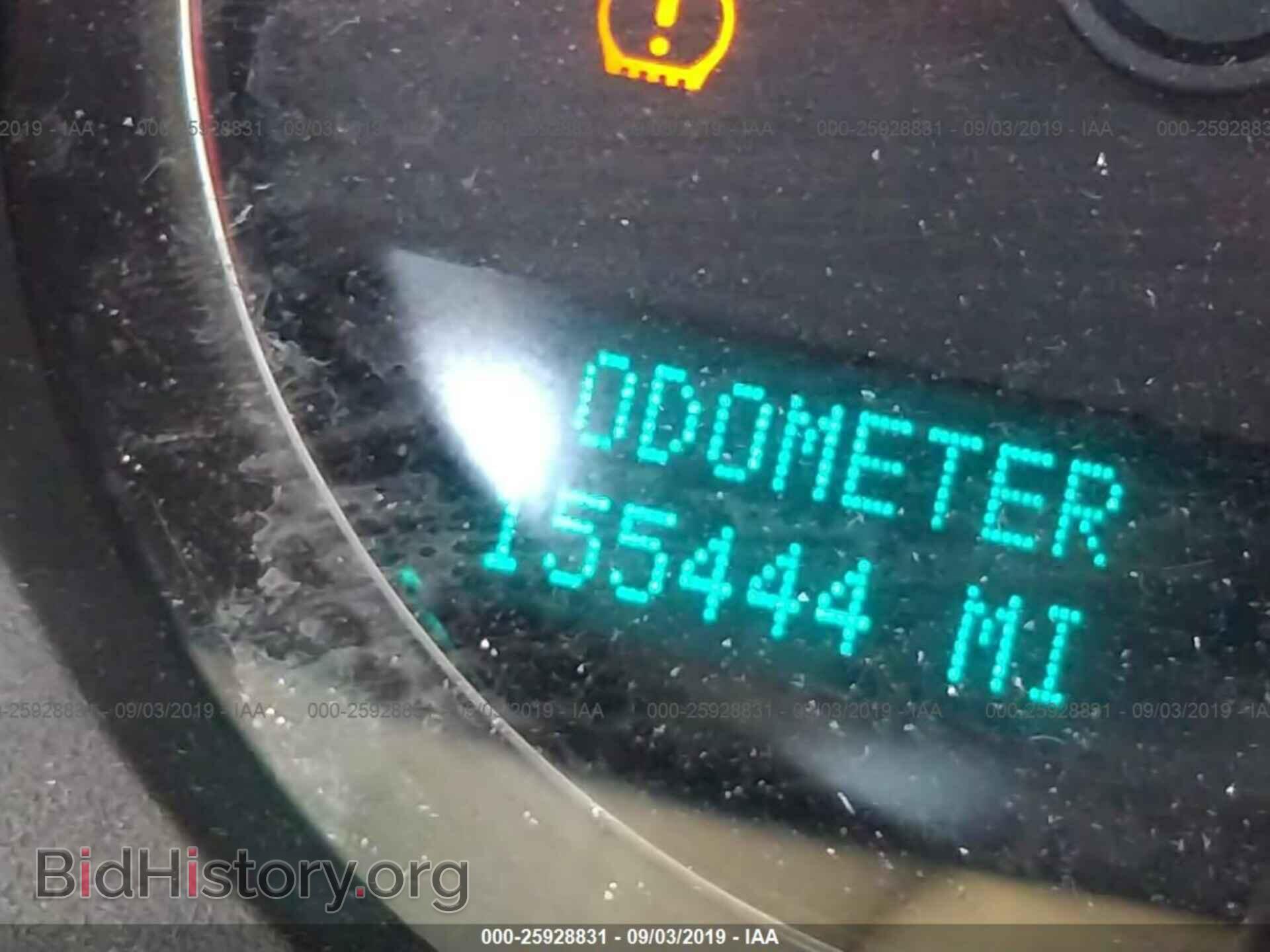 2011 GMC YUKON - VIN: 1GKS2EEF6BR378131 - Photo 7
