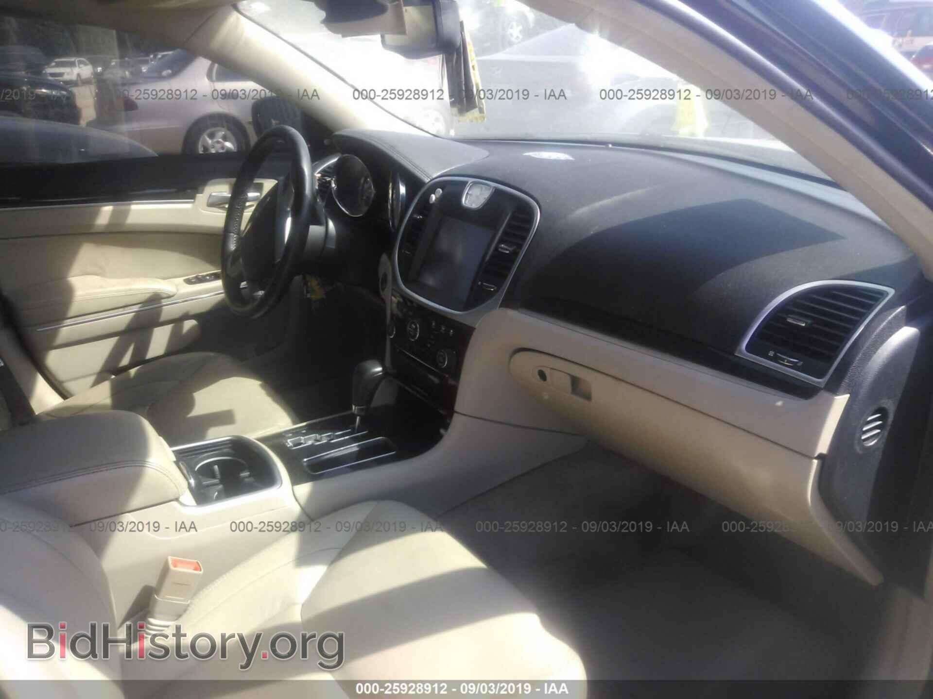 2011 CHRYSLER 300 - VIN: 2C3CA5CG2BH562694 - Фото 5