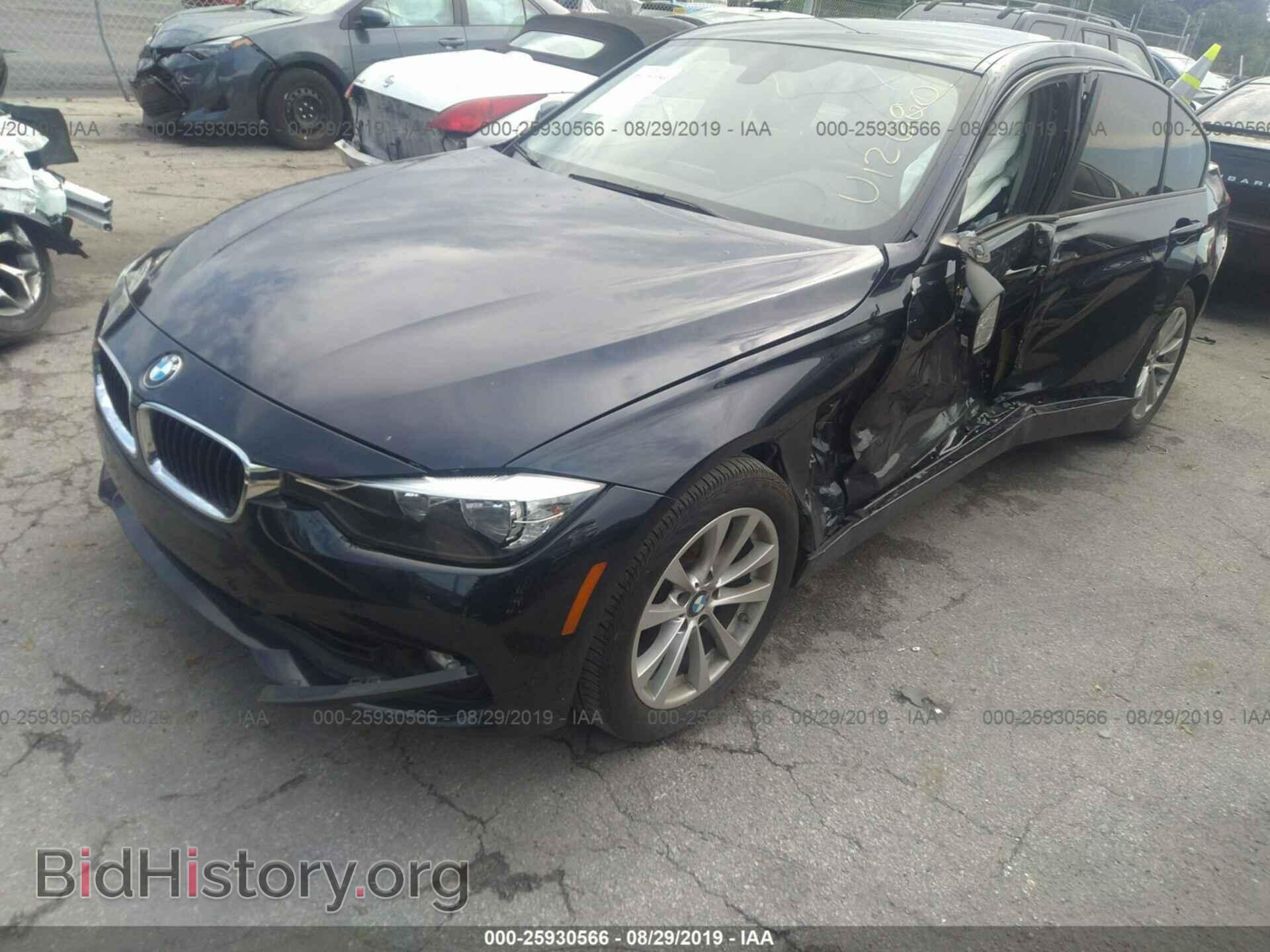 2017 BMW 320 - VIN: WBA8E1G53HNU12680 - Фото 2