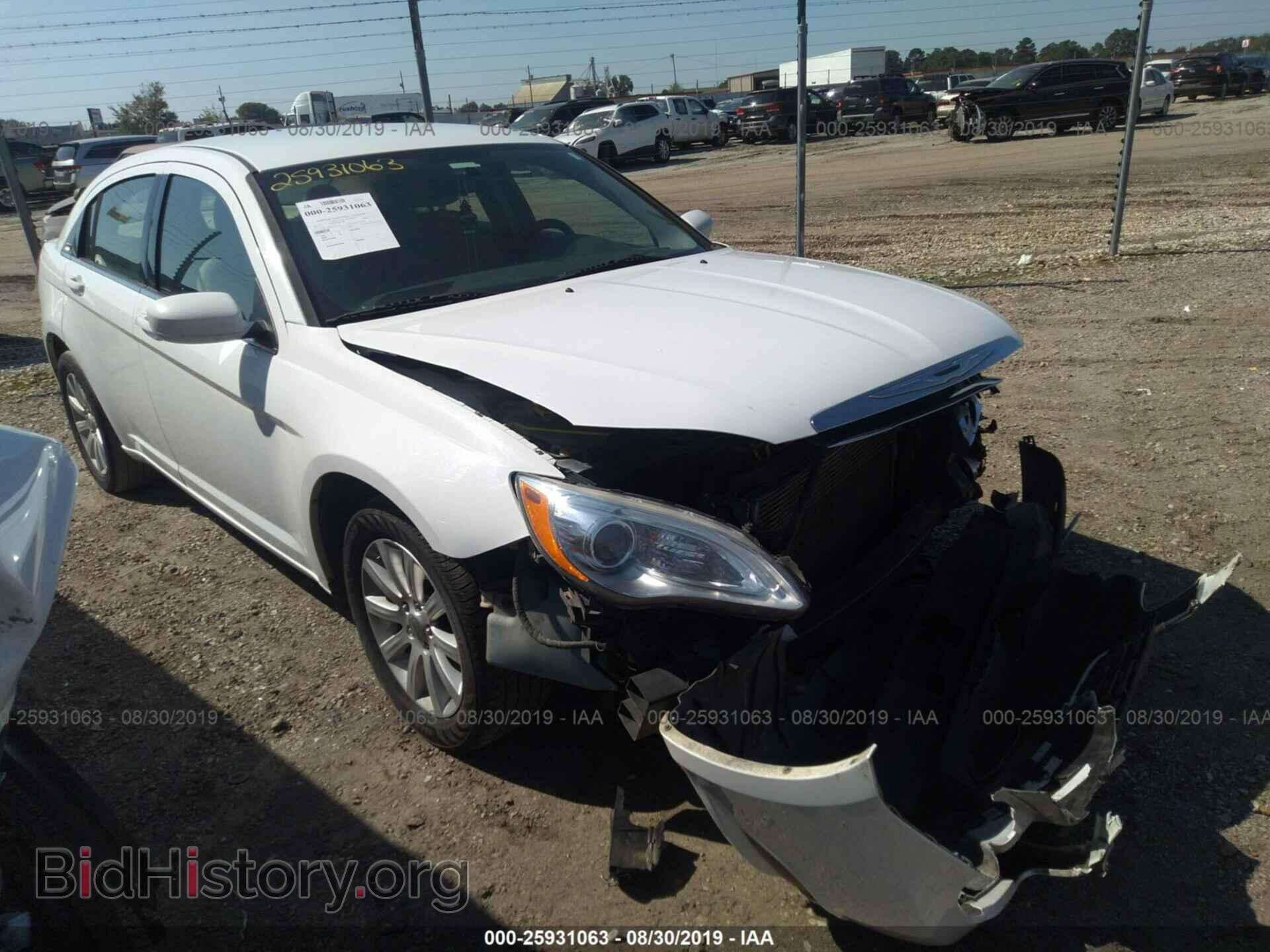 Photo 1C3BC1FB6BN570173 - CHRYSLER 200 2011