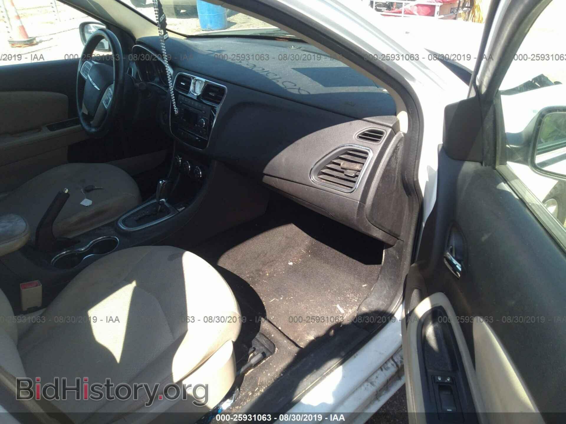 2011 CHRYSLER 200 - VIN: 1C3BC1FB6BN570173 - Photo 5