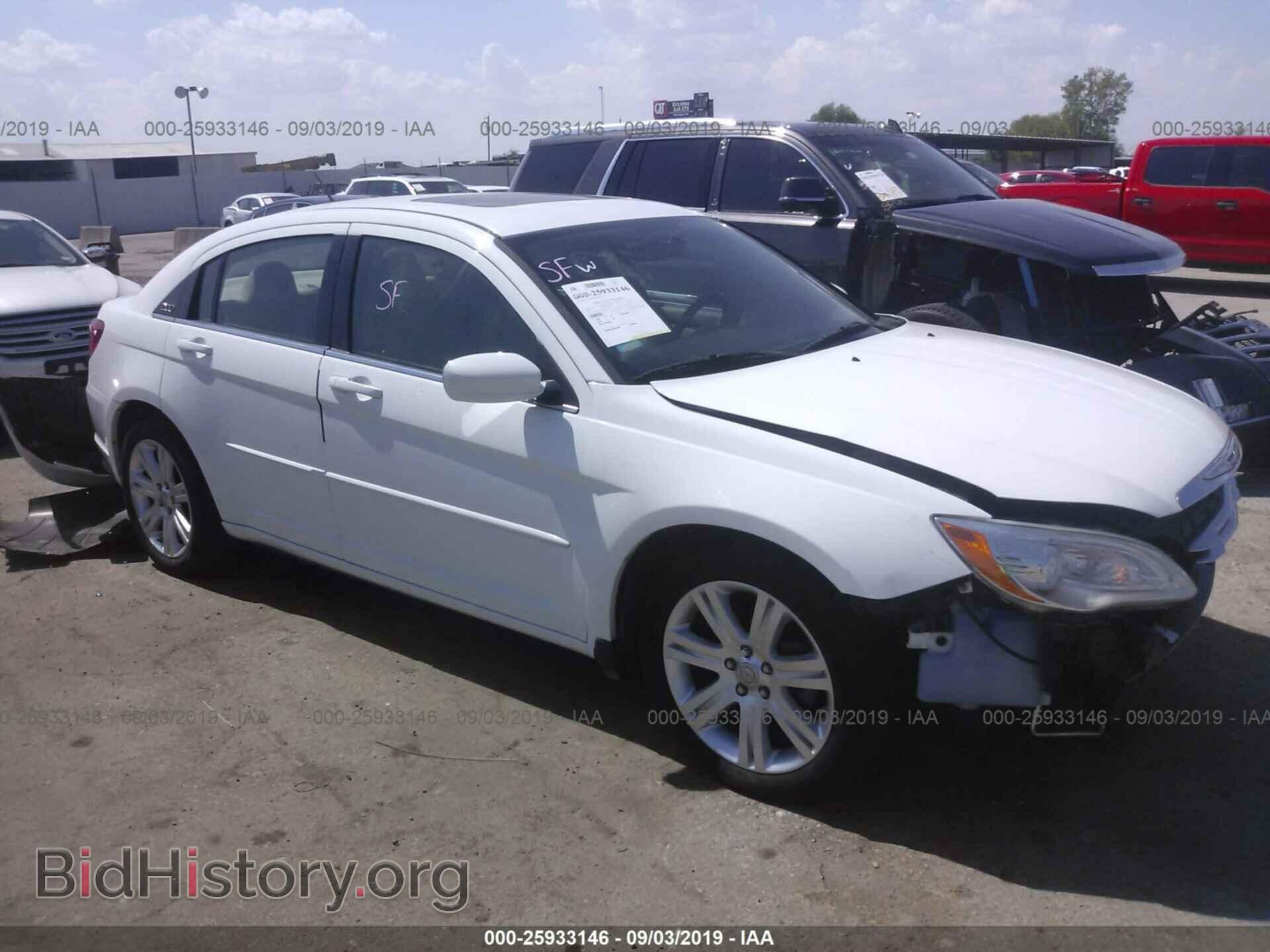 Фотография 1C3CCBBBXDN716318 - CHRYSLER 200 2013