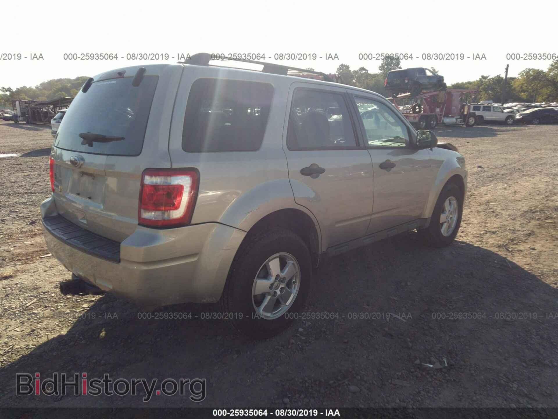 2011 FORD ESCAPE - VIN: 1FMCU0C73BKA41347 - Фото 4