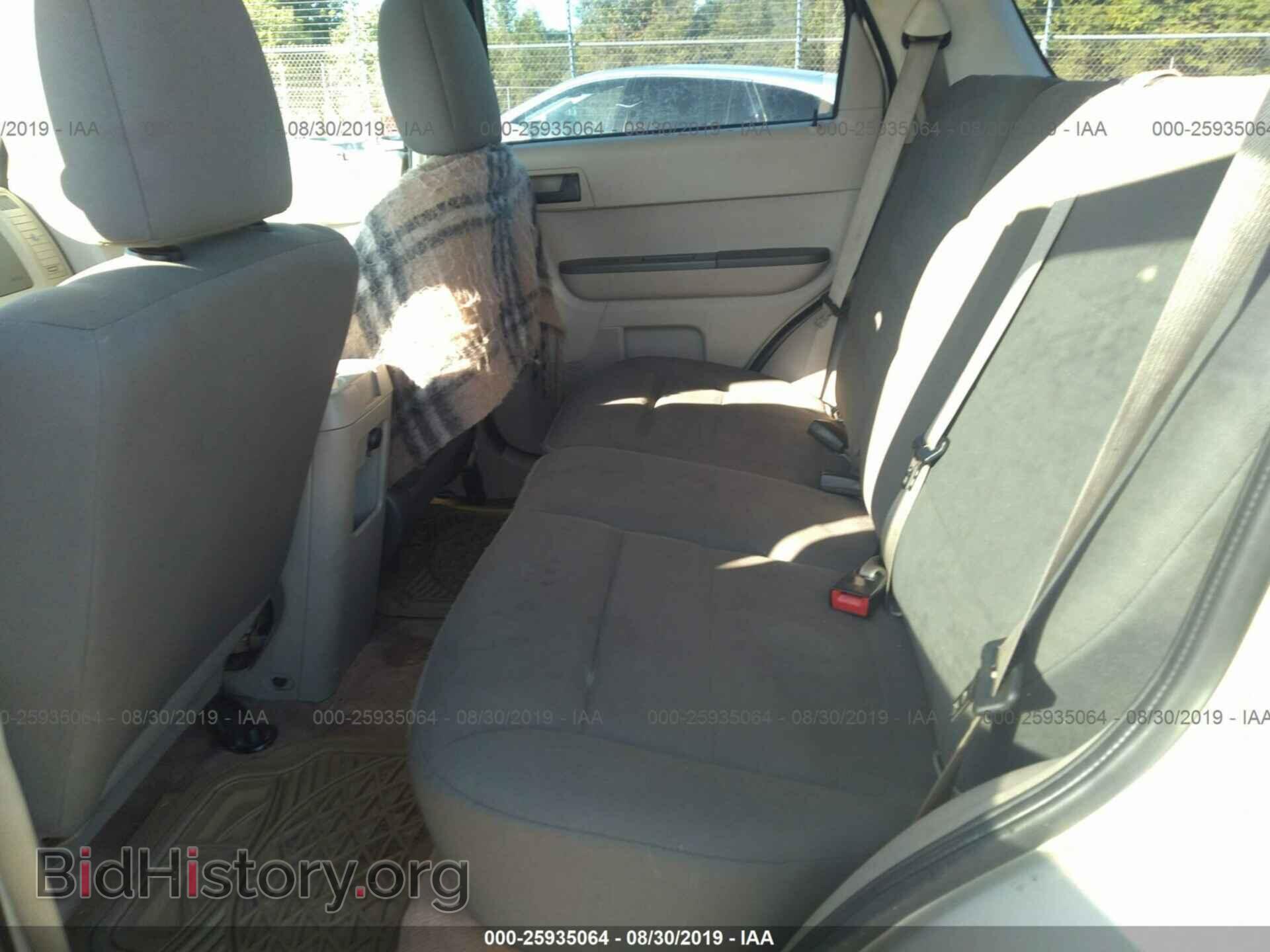 2011 FORD ESCAPE - VIN: 1FMCU0C73BKA41347 - Фото 8