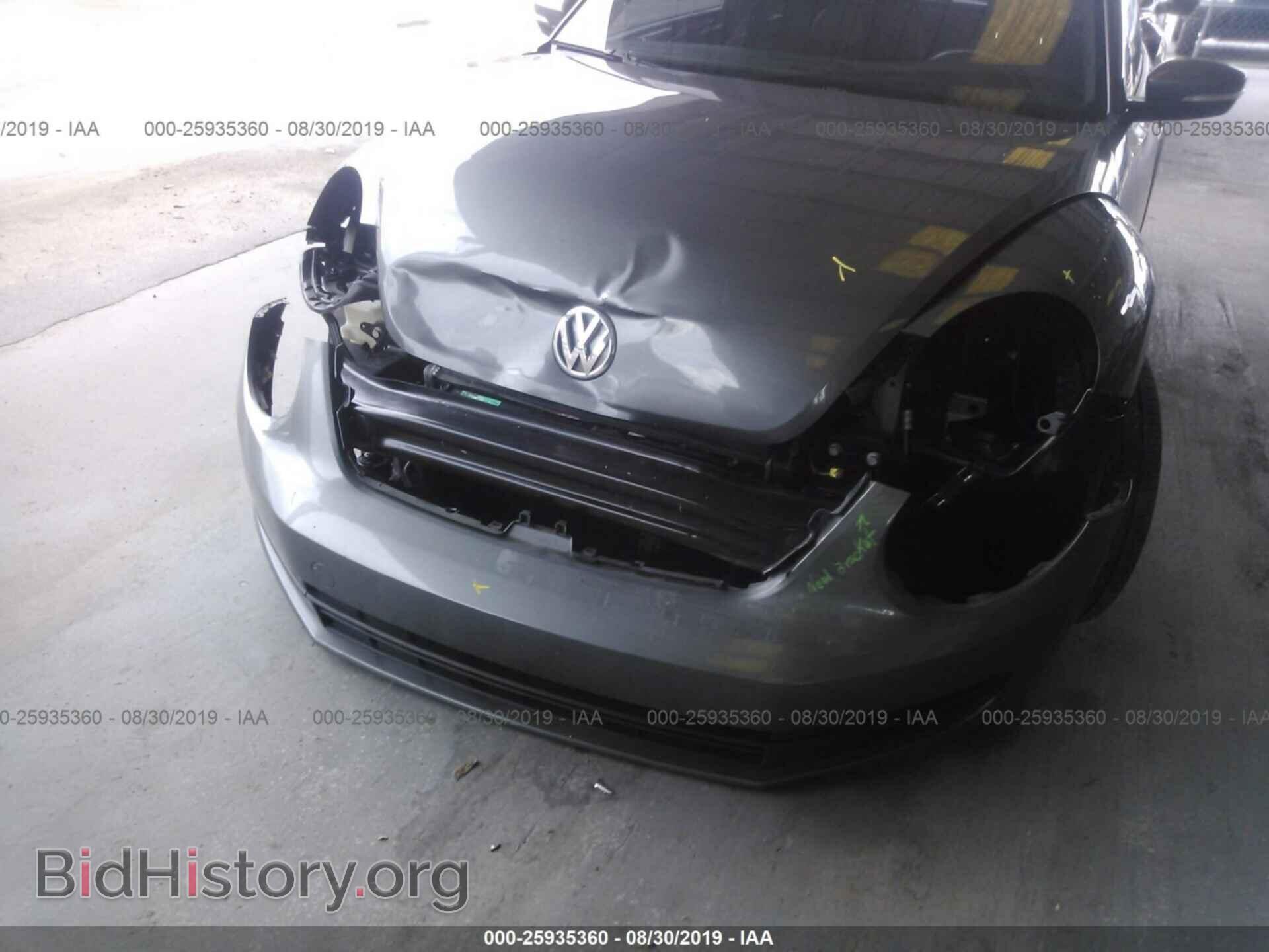 2013 VOLKSWAGEN BEETLE - VIN: 3VWJP7AT7DM653040 - Фото 6