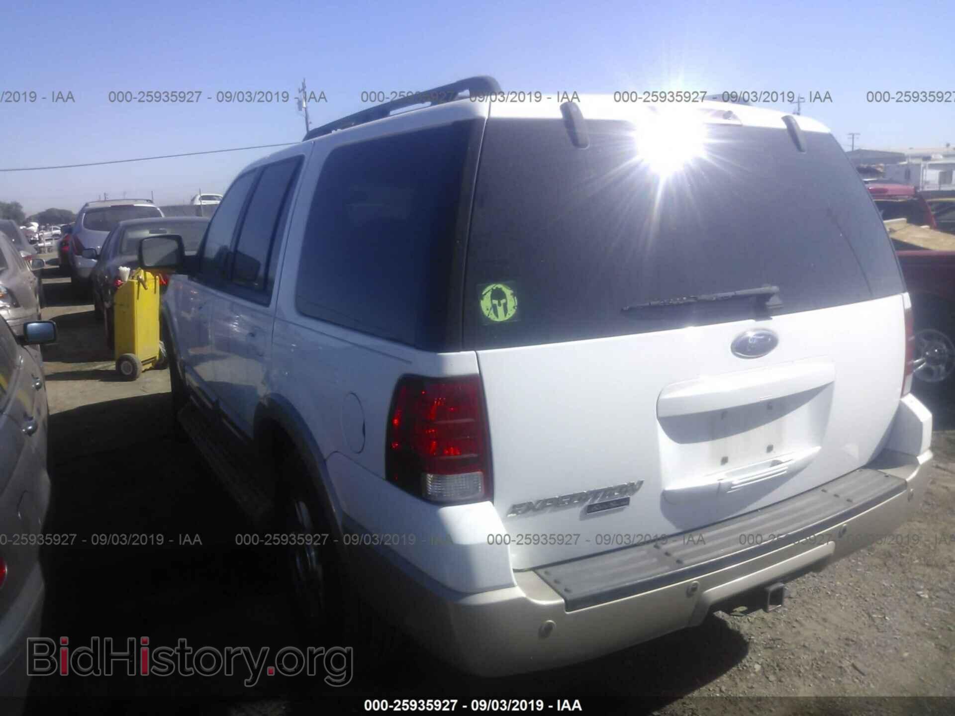 2005 FORD EXPEDITION - VIN: 1FMFU18525LA35824 - Фото 3