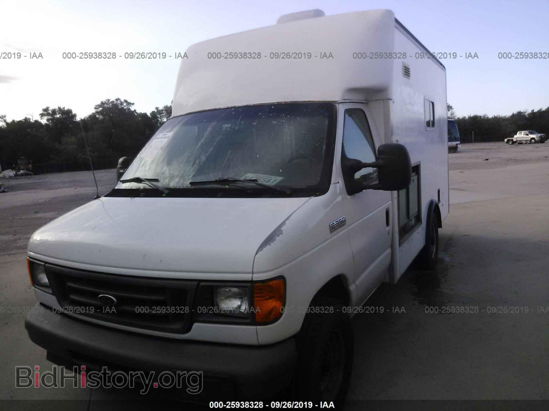 2006 FORD ECONOLINE - VIN: 1FDSE35P56DA89241 - Фото 2