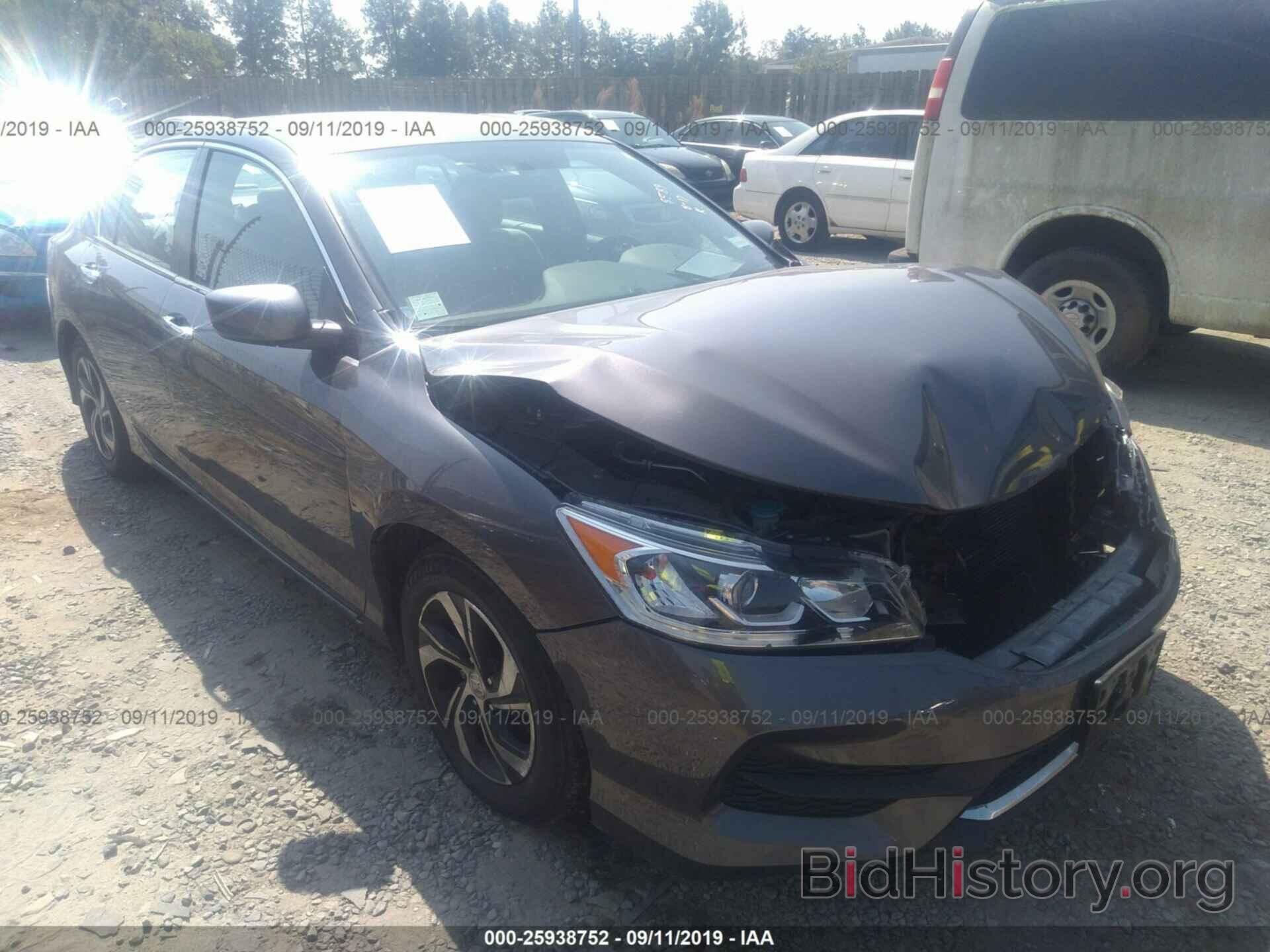 Photo 1HGCR2F35HA054305 - HONDA ACCORD 2017