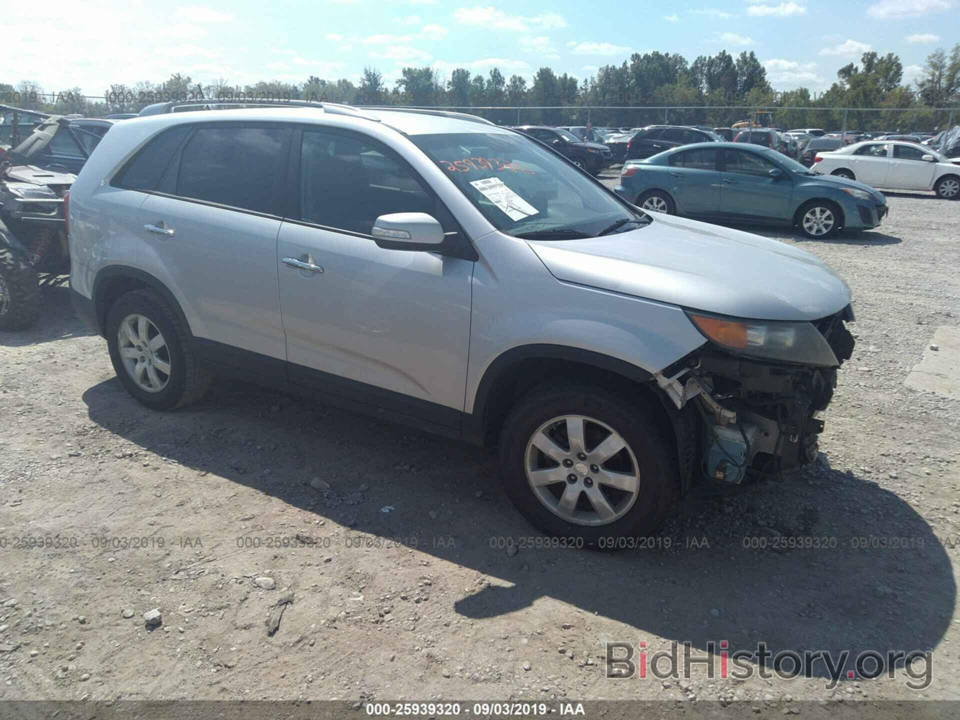 Photo 5XYKT4A16BG002198 - KIA SORENTO 2011