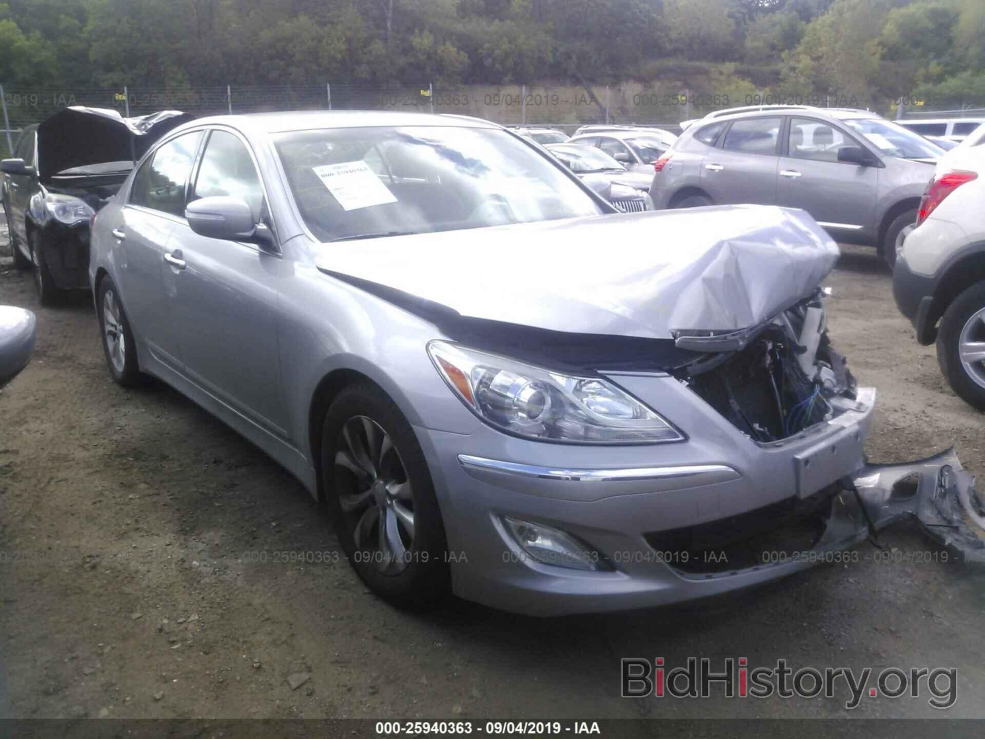 Photo KMHGC4DD8CU205407 - HYUNDAI GENESIS 2012