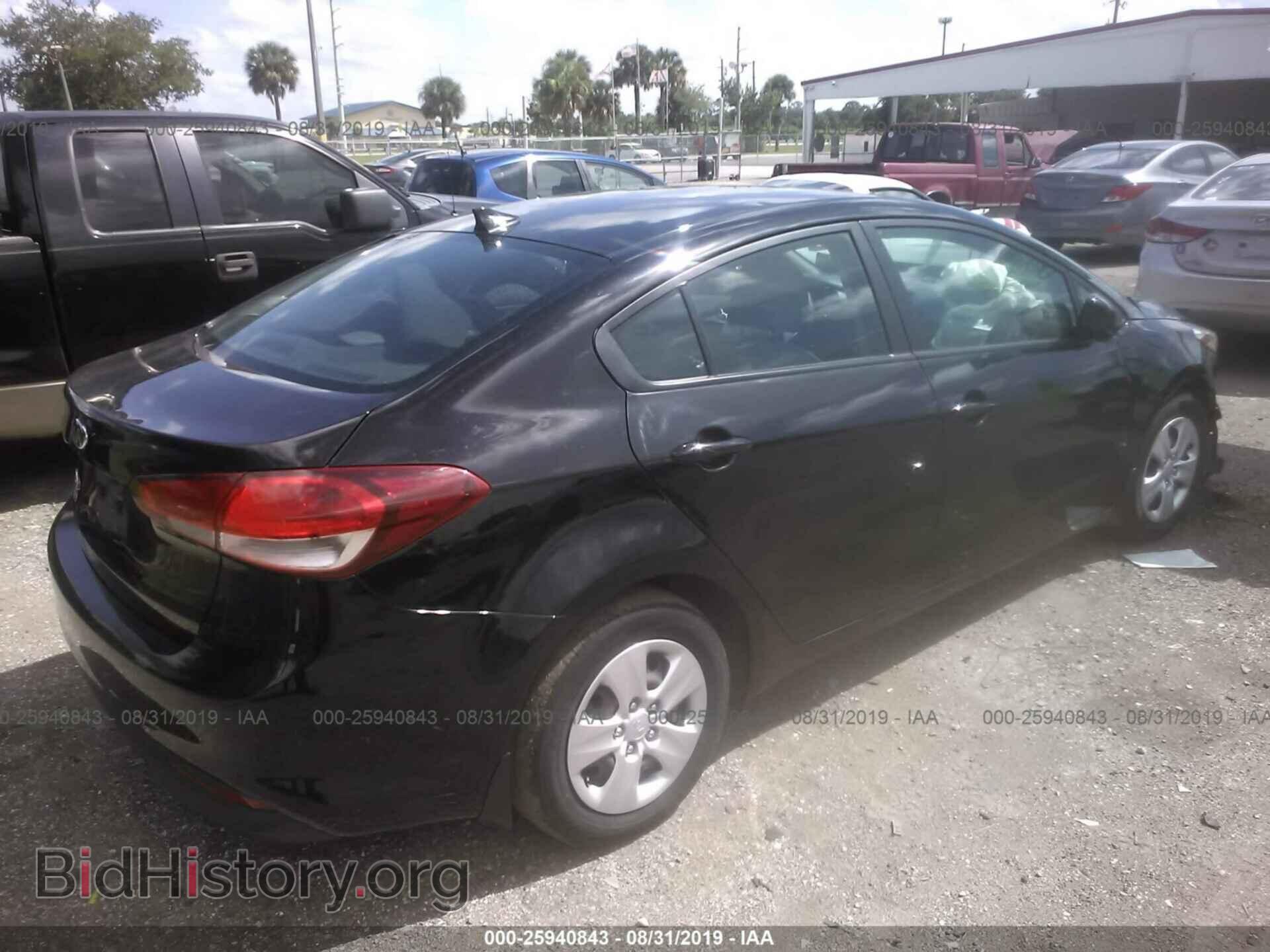 2017 KIA FORTE - VIN: 3KPFK4A78HE025268 - Photo 4